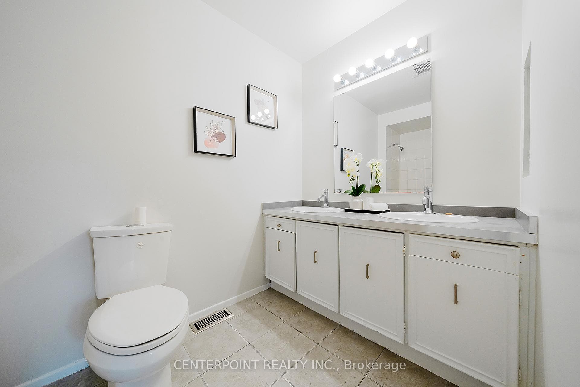 82 Van Horne Avenue photo 28