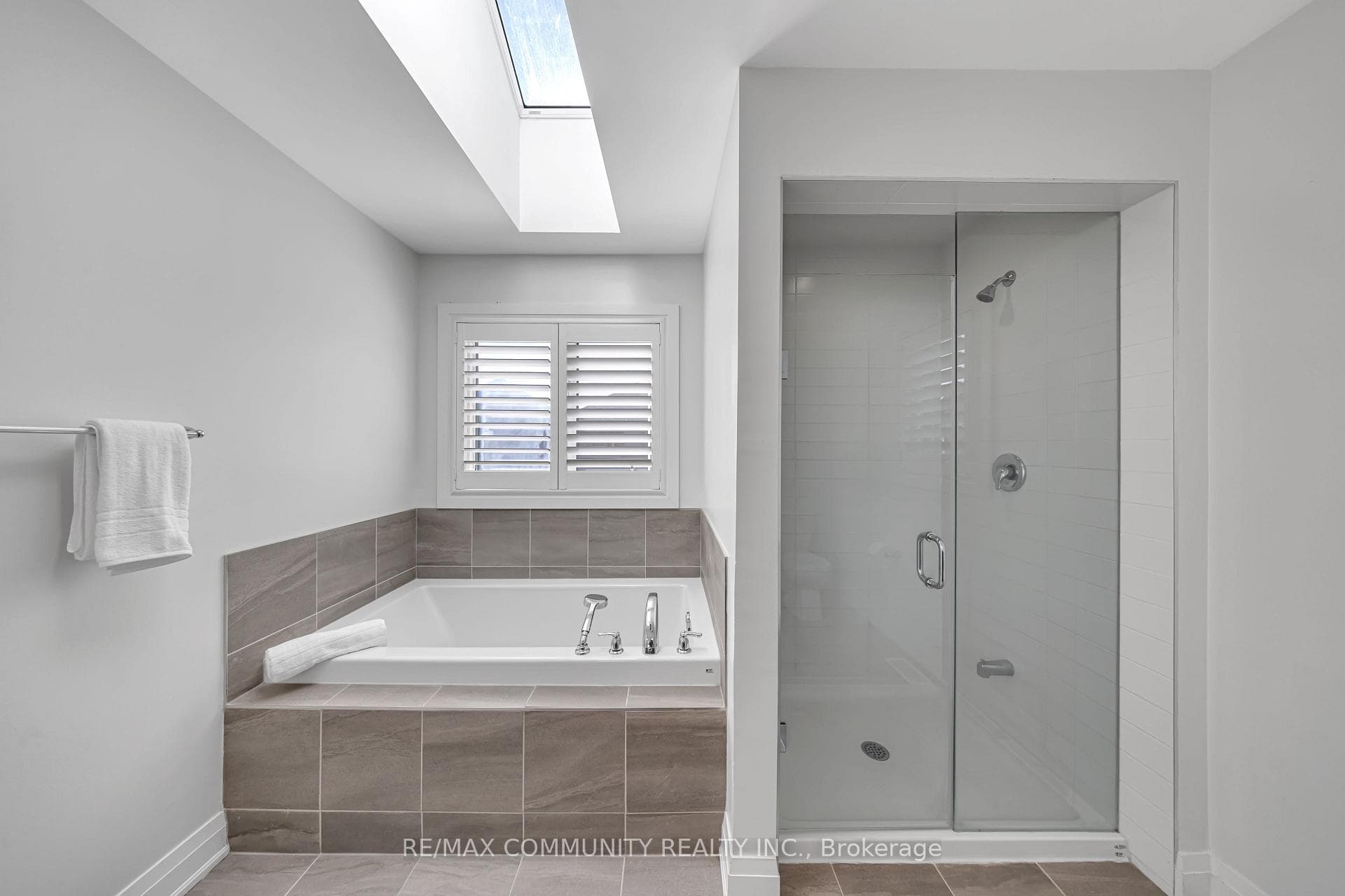 209 Castle Oaks Crossing photo 42