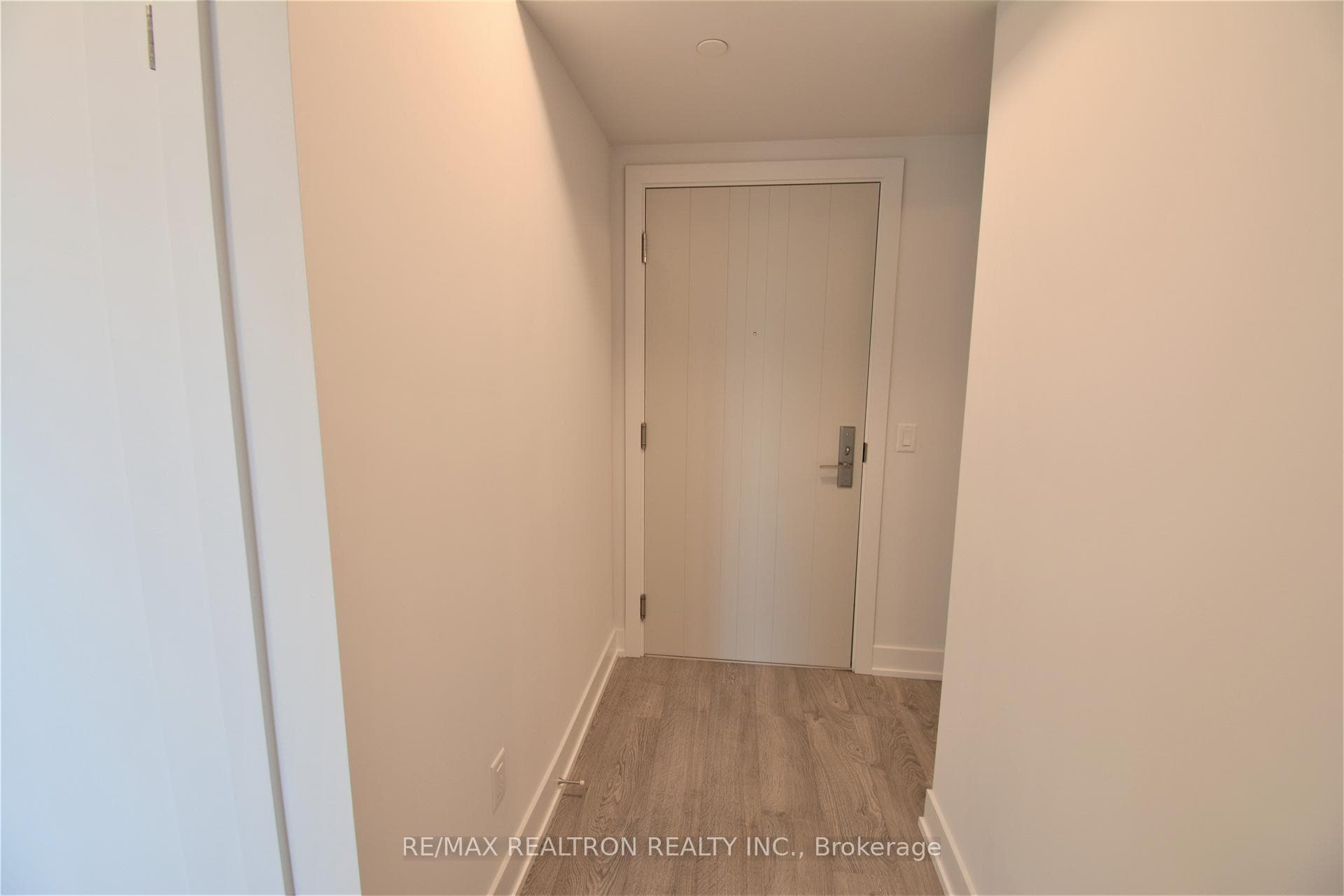 2550 Simcoe Street Unit 1505 photo 11