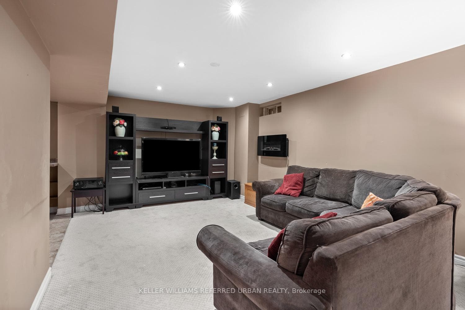 5898 Mersey Street photo 34