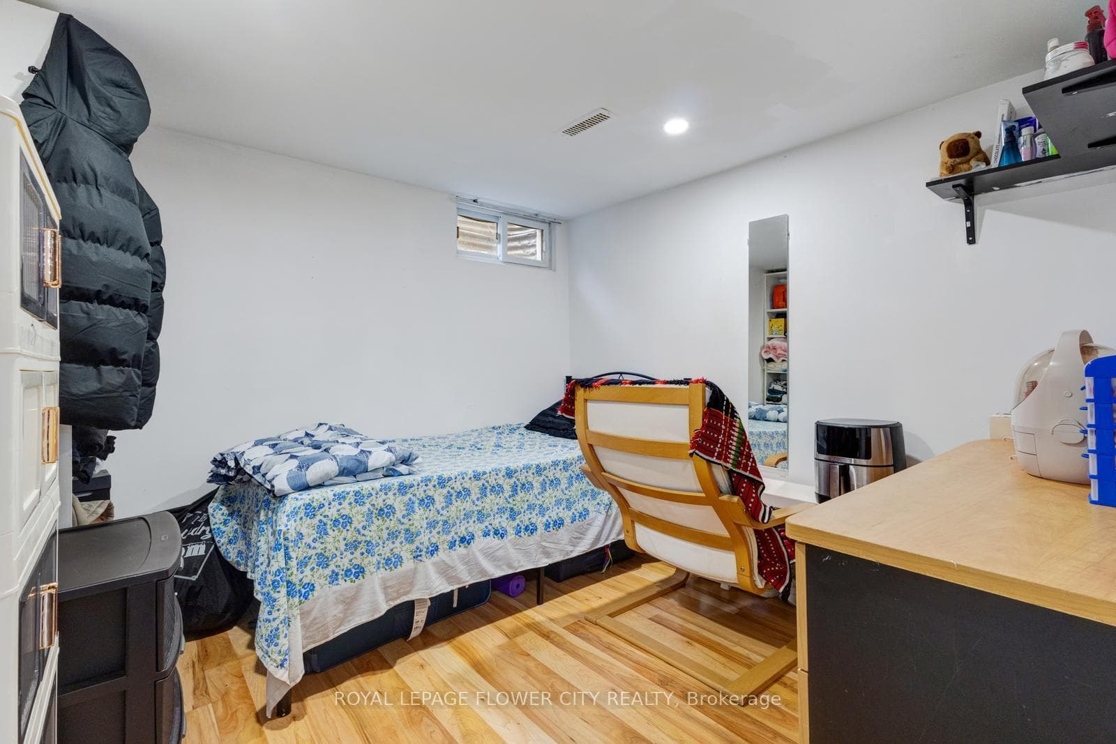 435 Silverstone Drive Unit 19 photo 42