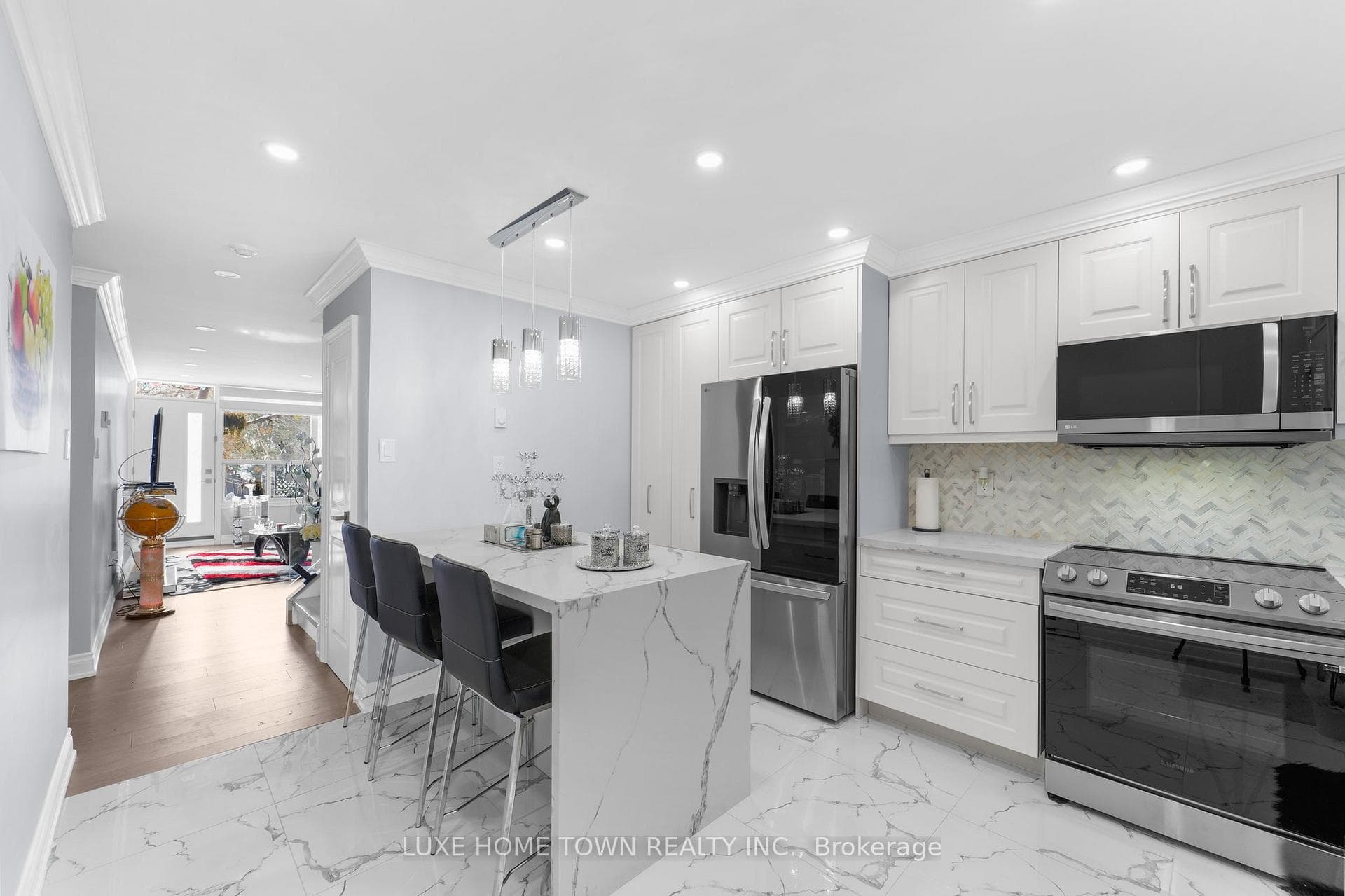 95 Leeward Glenway Unit 121 photo 14