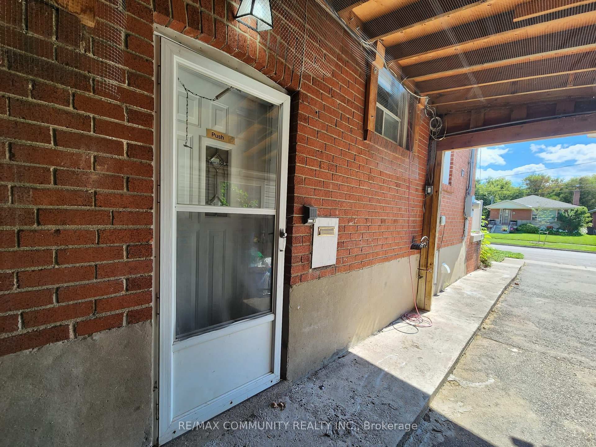 60 Gully Drive Unit Bsmt photo 1