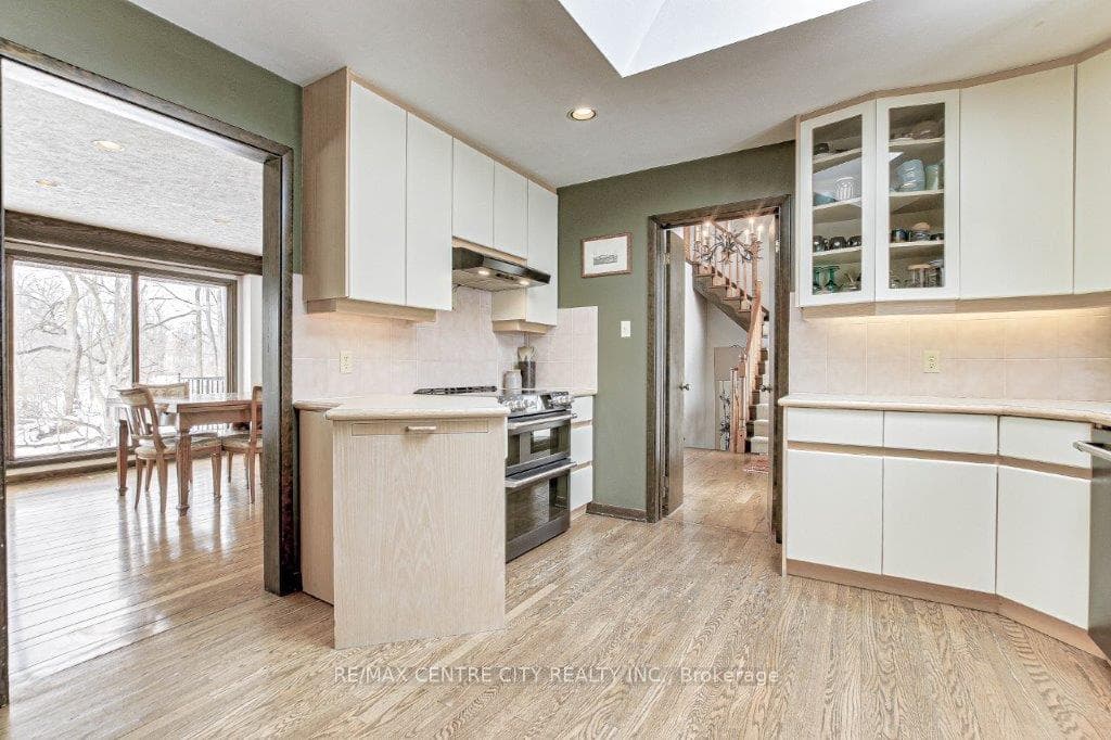 80 Sherwood Avenue photo 17