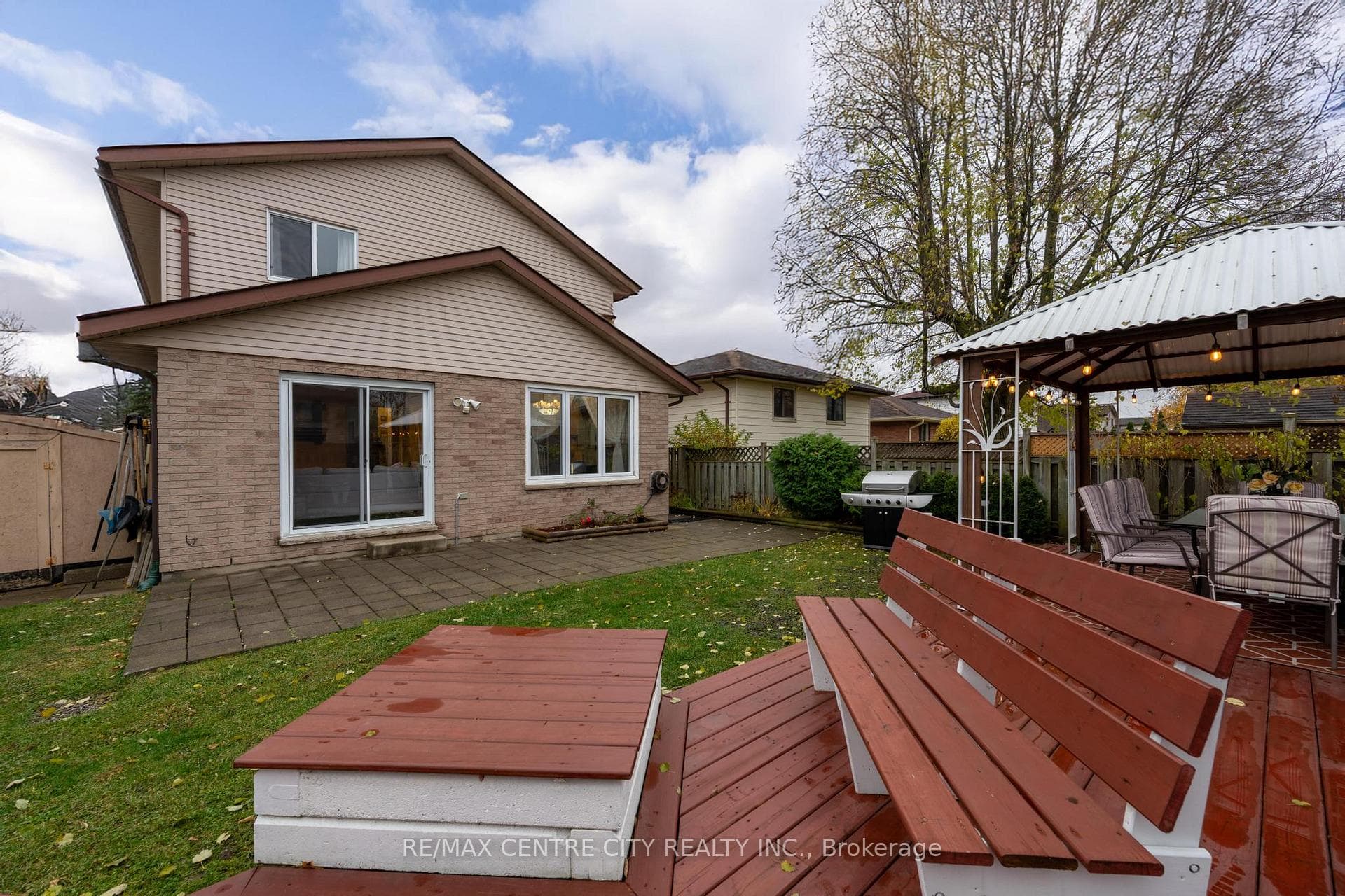 168 Clara Crescent photo 34