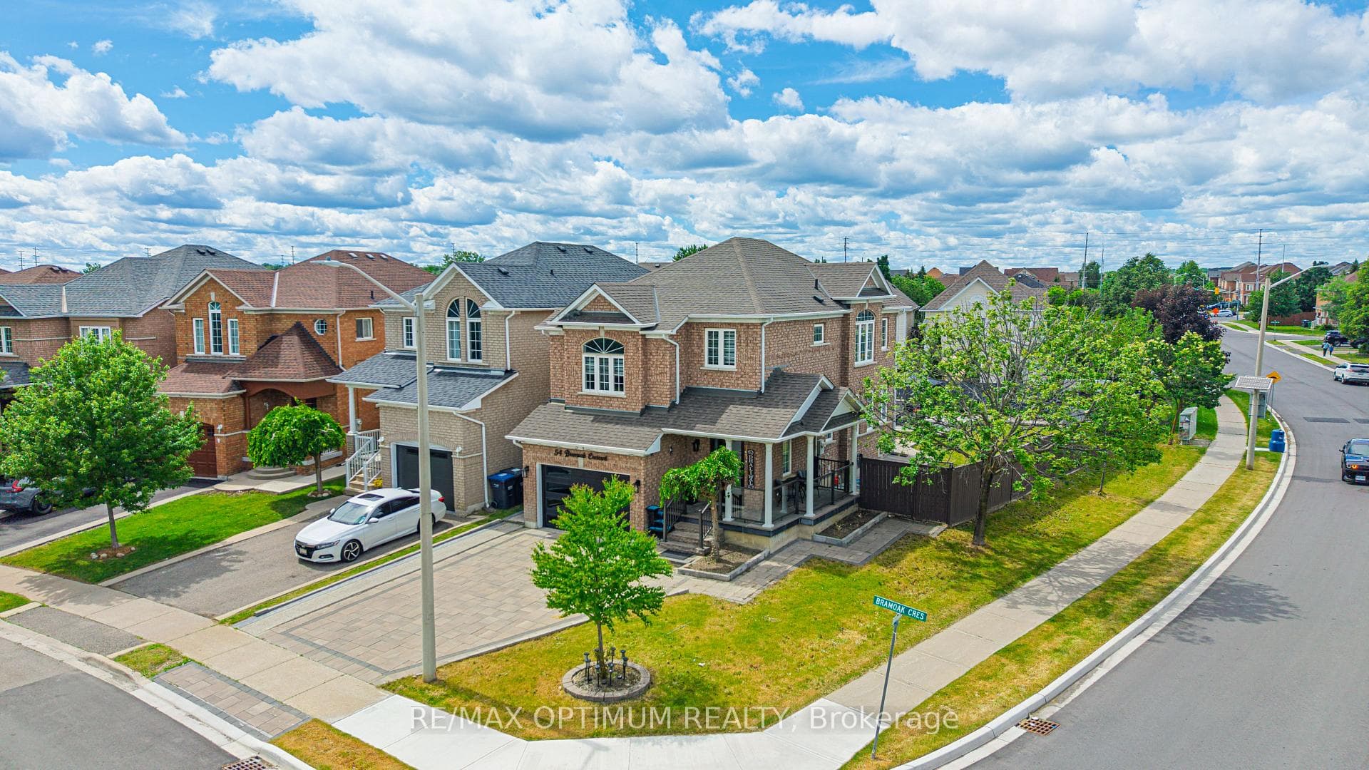 54 Bramoak Crescent photo 44