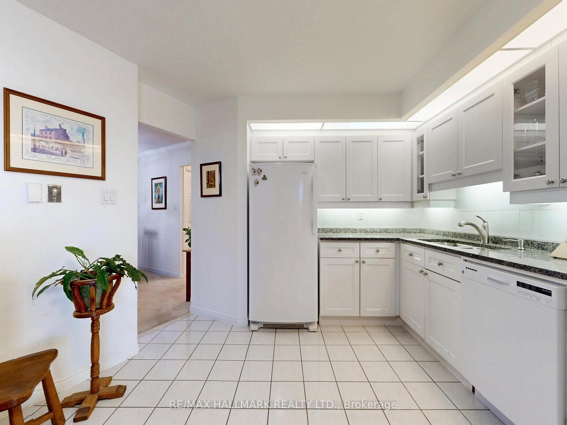 10 Guildwood Parkway Unit 222 photo 17