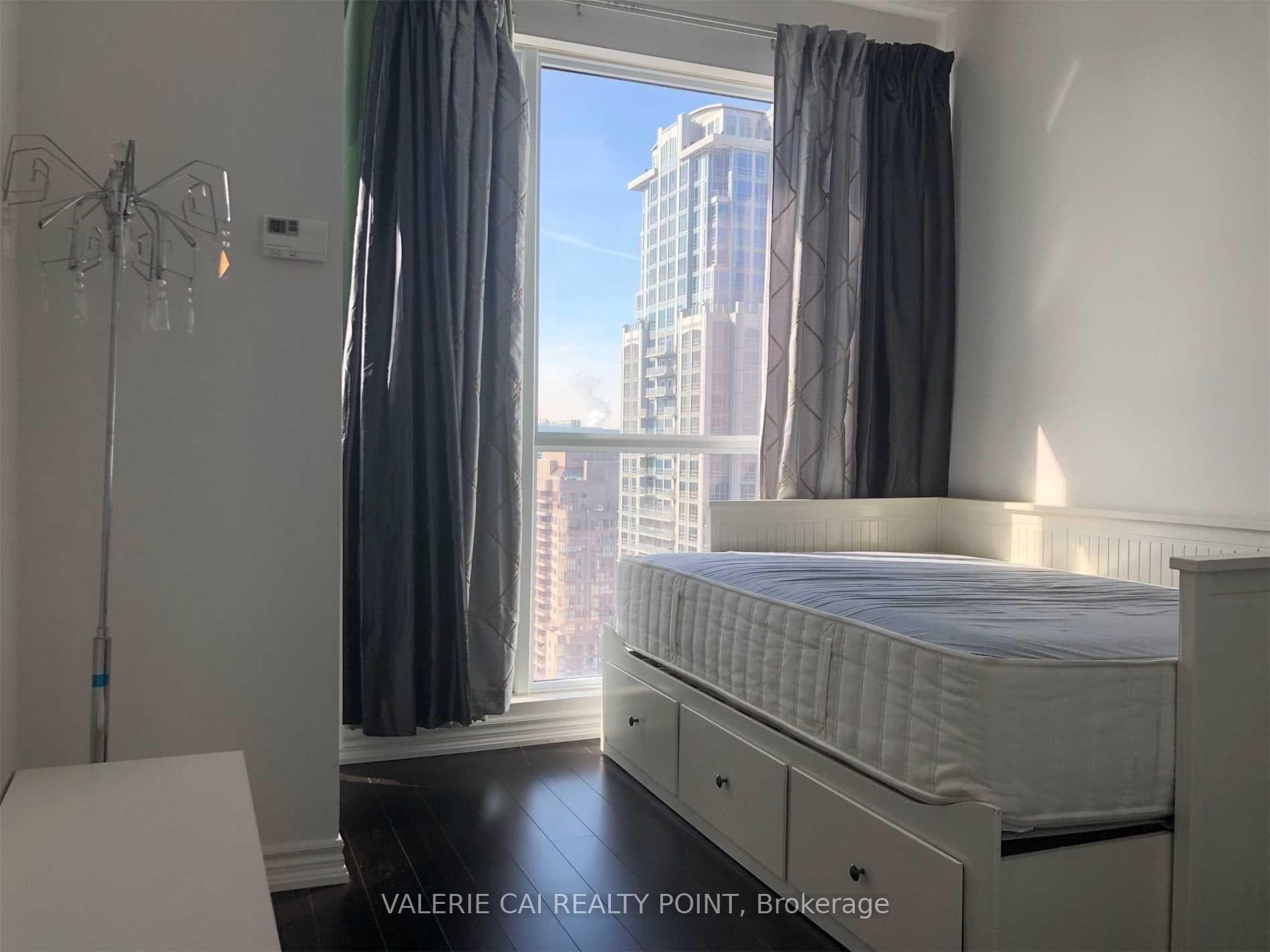 386 Yonge Street Unit 3110 photo 7