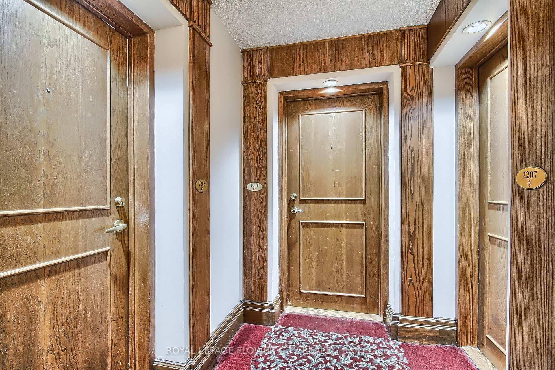 18 Lee Centre Drive Unit 2206 photo 5