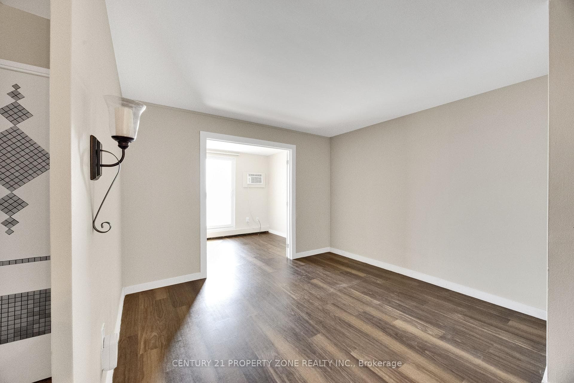 573 MORNINGTON Avenue Unit 907 photo 18