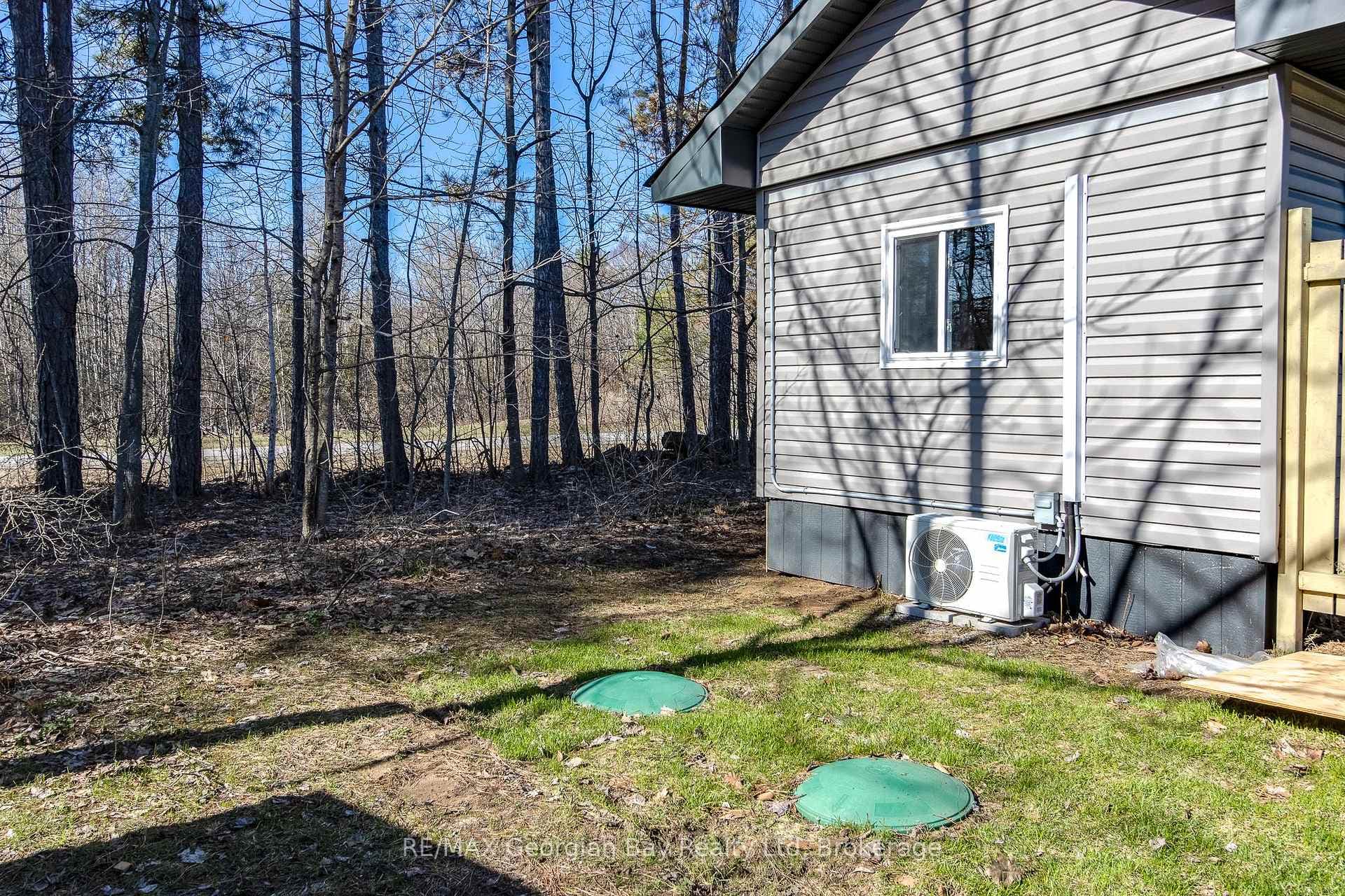 5263 Elliott Side Road Unit #1 photo 4