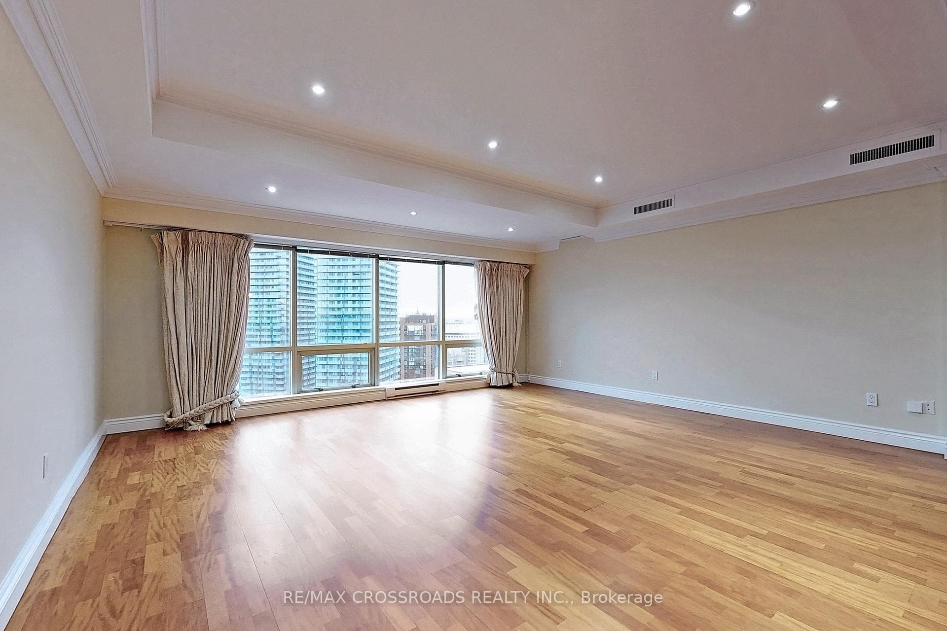 1001 Bay Street Unit Ph02 photo 6