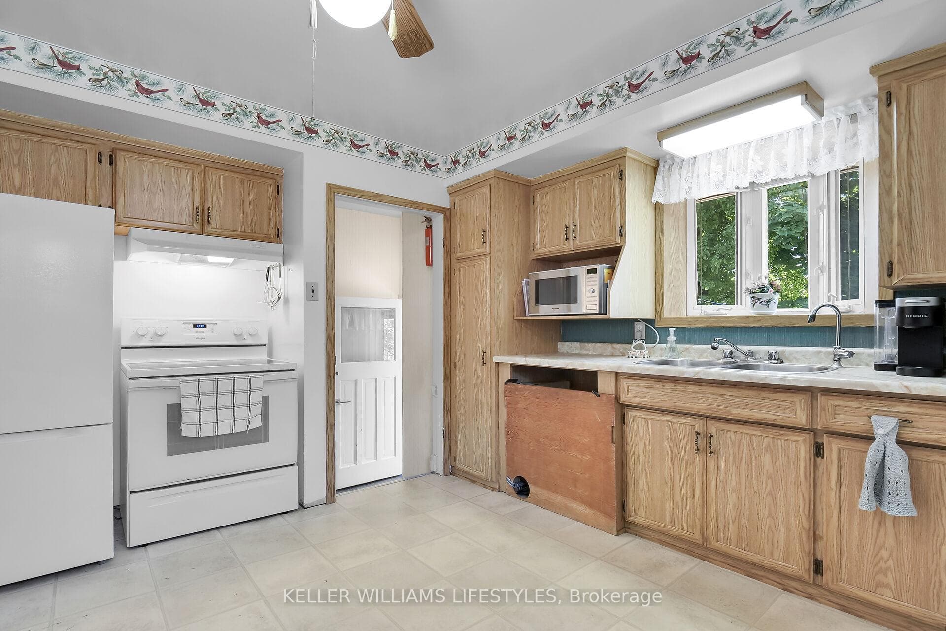 46 Aponi Crescent photo 5