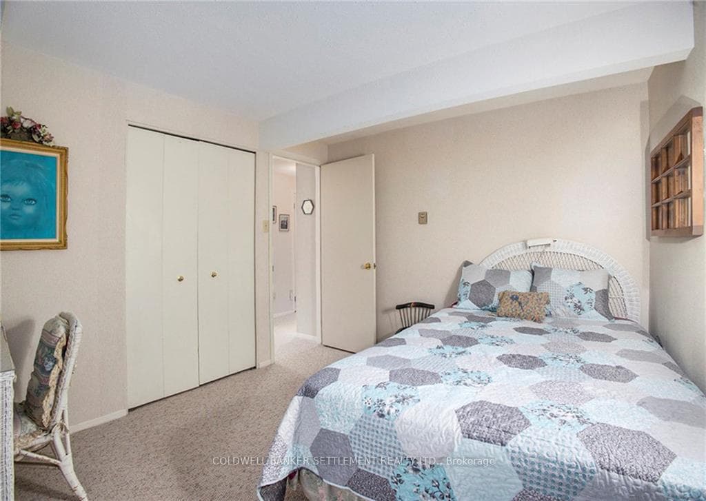 18 BATHURST Road photo 22