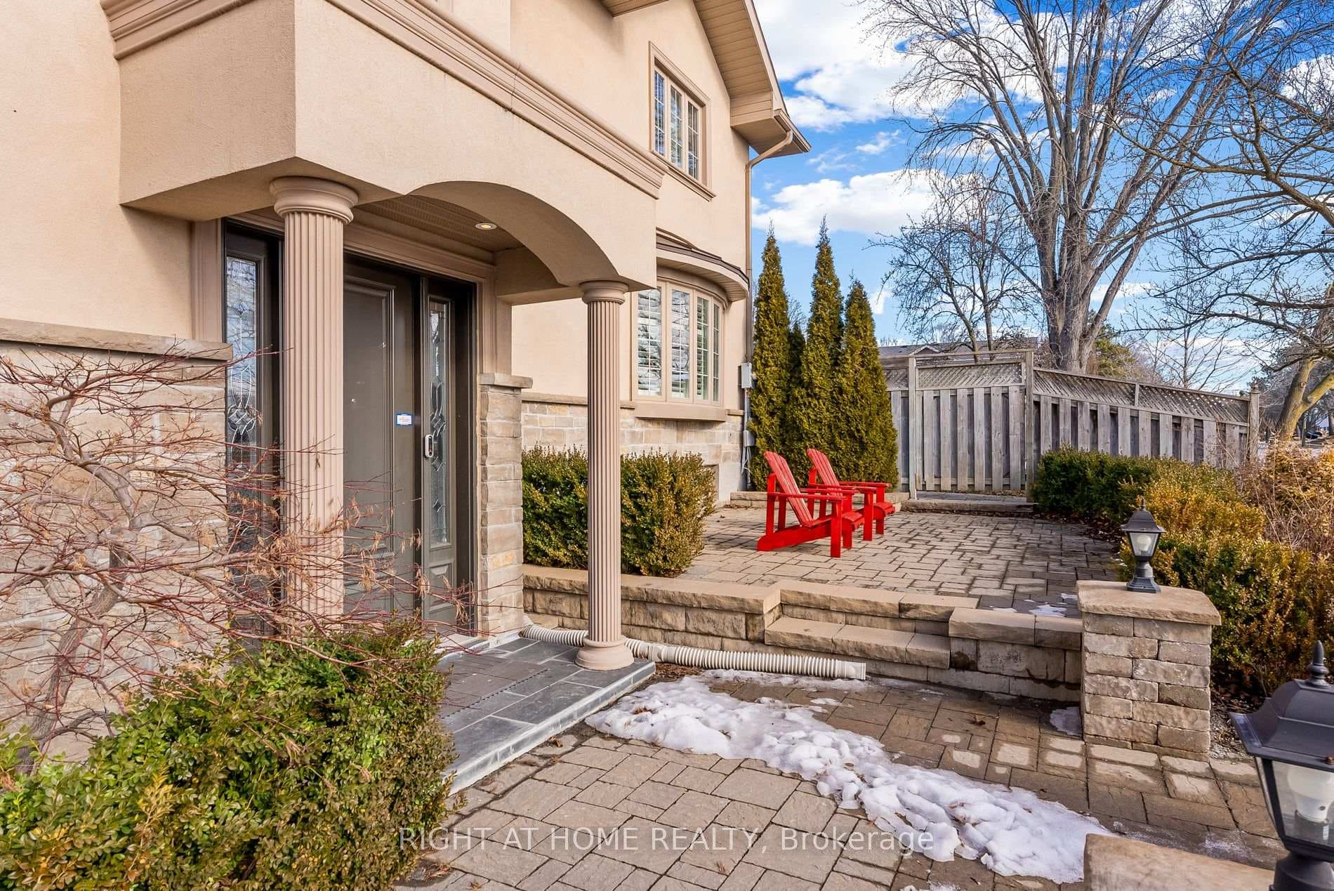 1 Summerfeldt Crescent photo 4