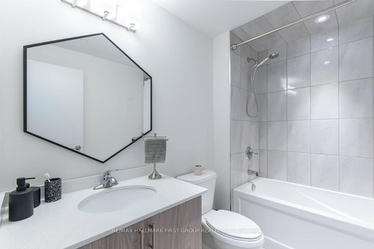 16 Markle Crescent Unit 411 photo 6
