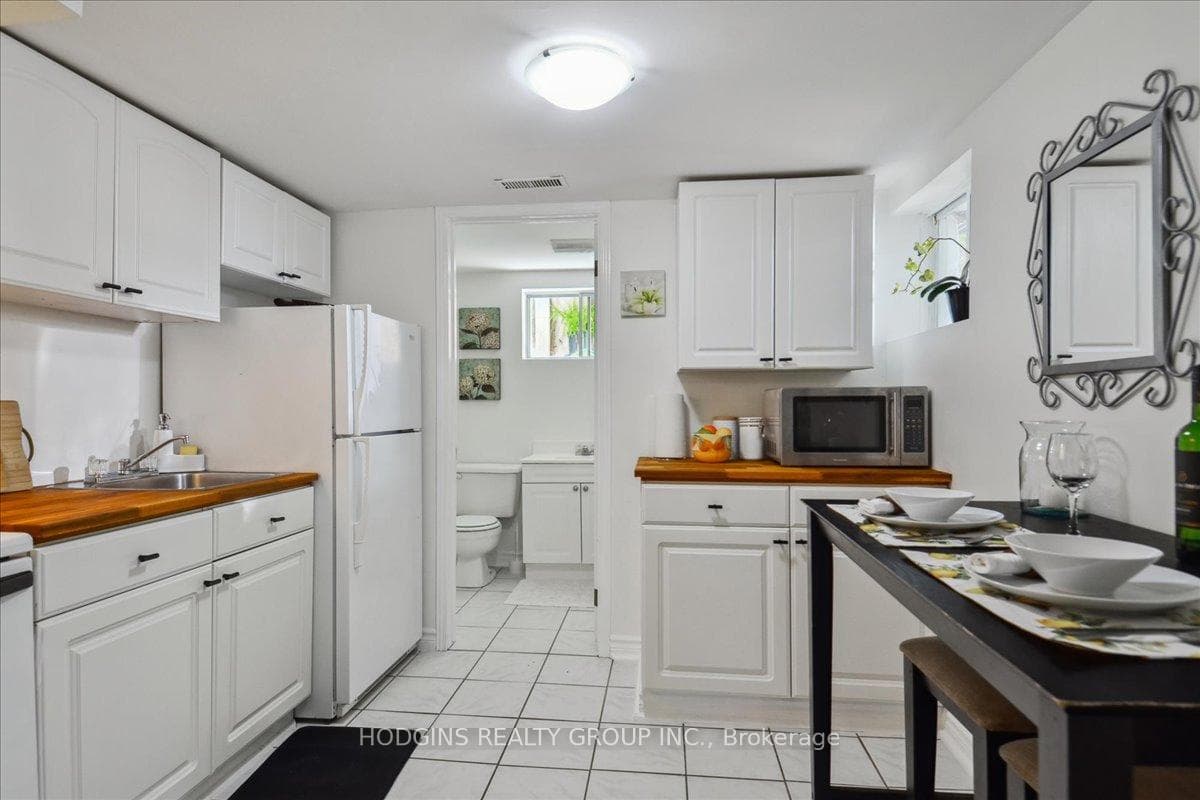 65 Mineola Road Unit LOWER photo 4