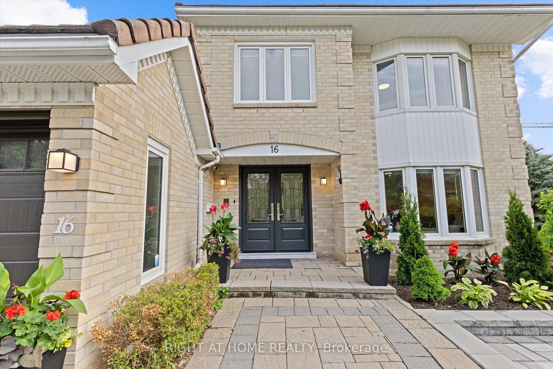 16 Melchior Crescent photo 4