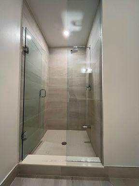 188 FAIRVIEW MALL Drive Unit 1606 photo 7