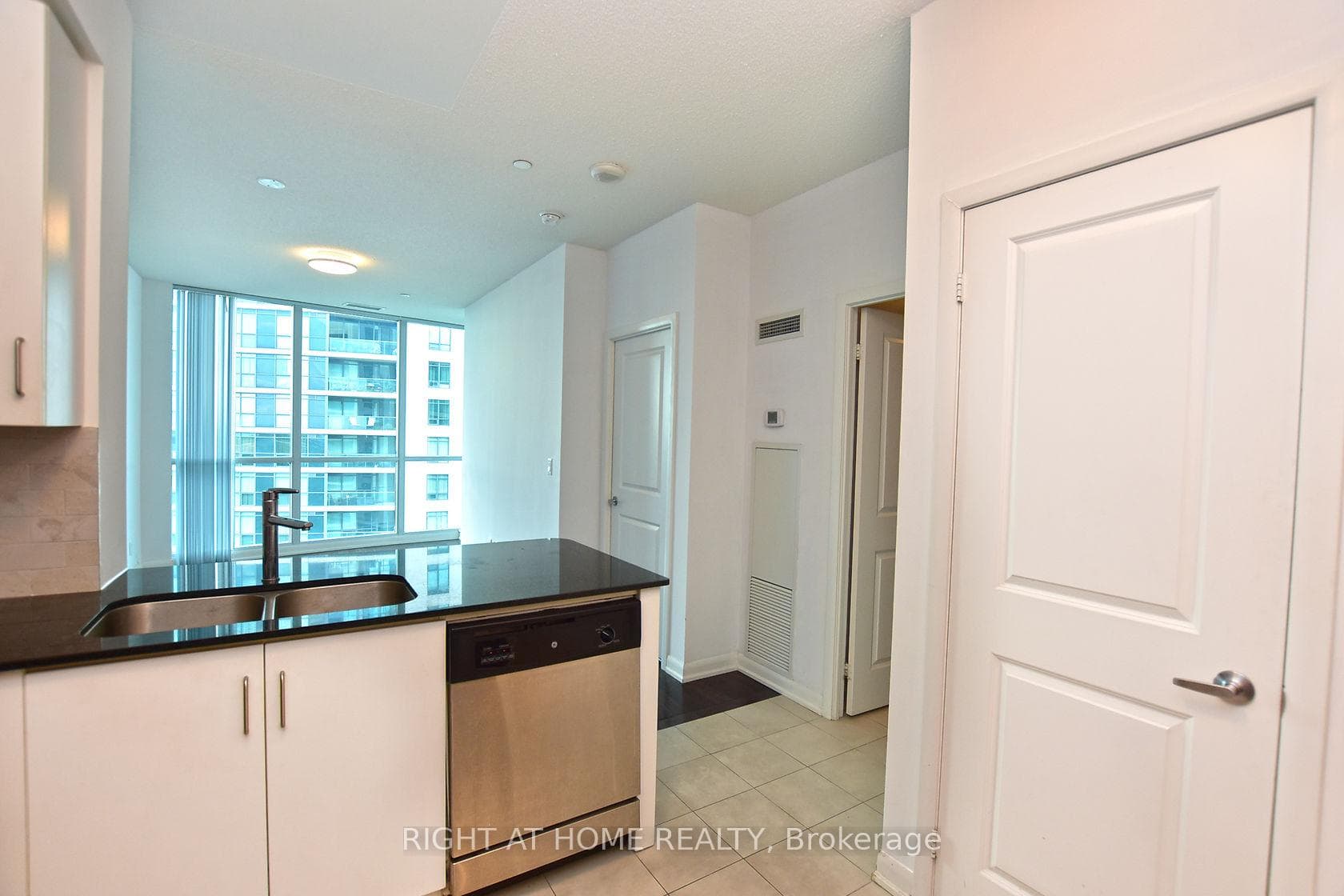 215 Sherway Gardens Road Unit 2805 photo 36