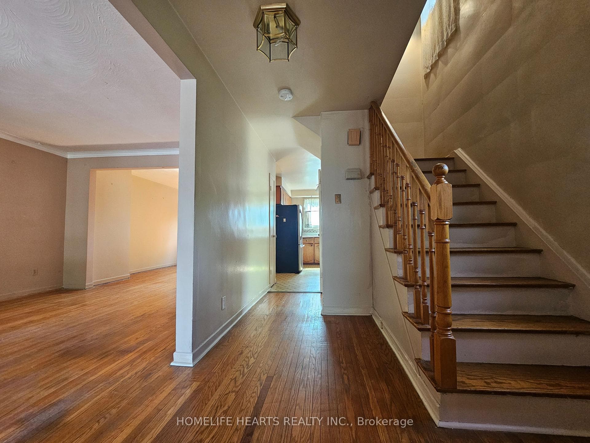 166 Pineway Boulevard photo 2