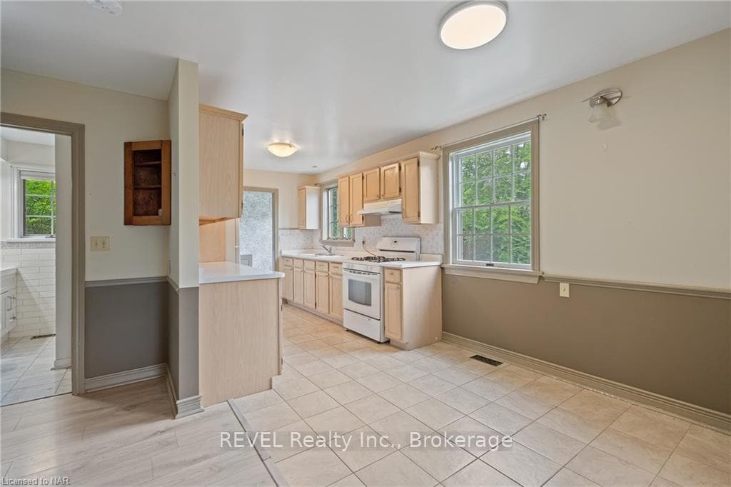 6175 DENNIS Lane photo 12