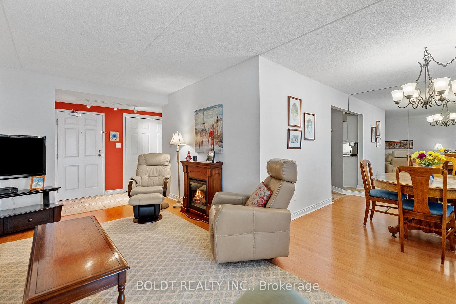 244 Lakeshore Road Unit 207 photo 8