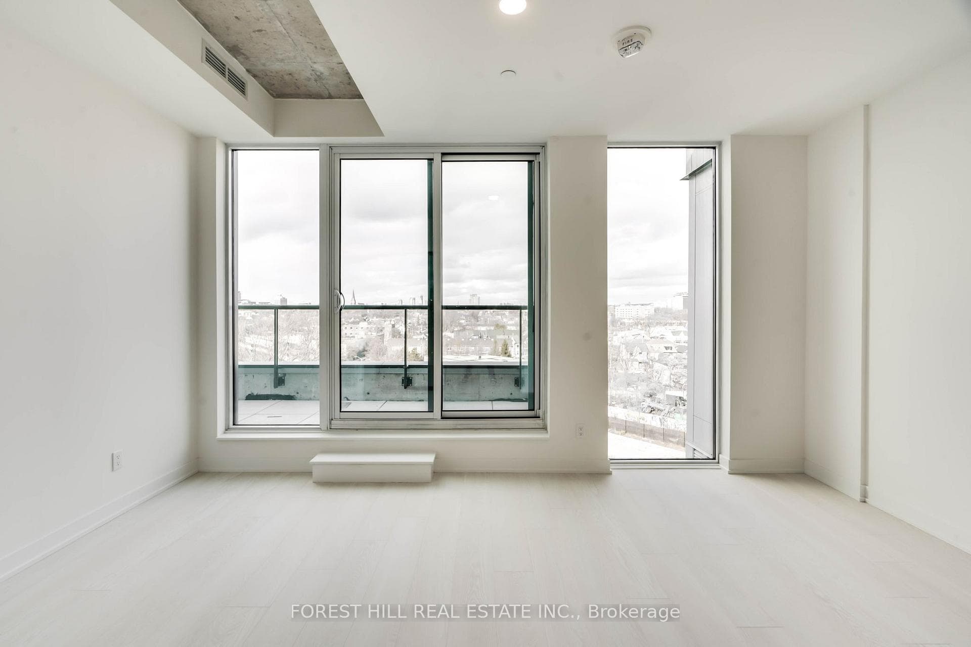 57 Brock Avenue Unit 701 photo 15