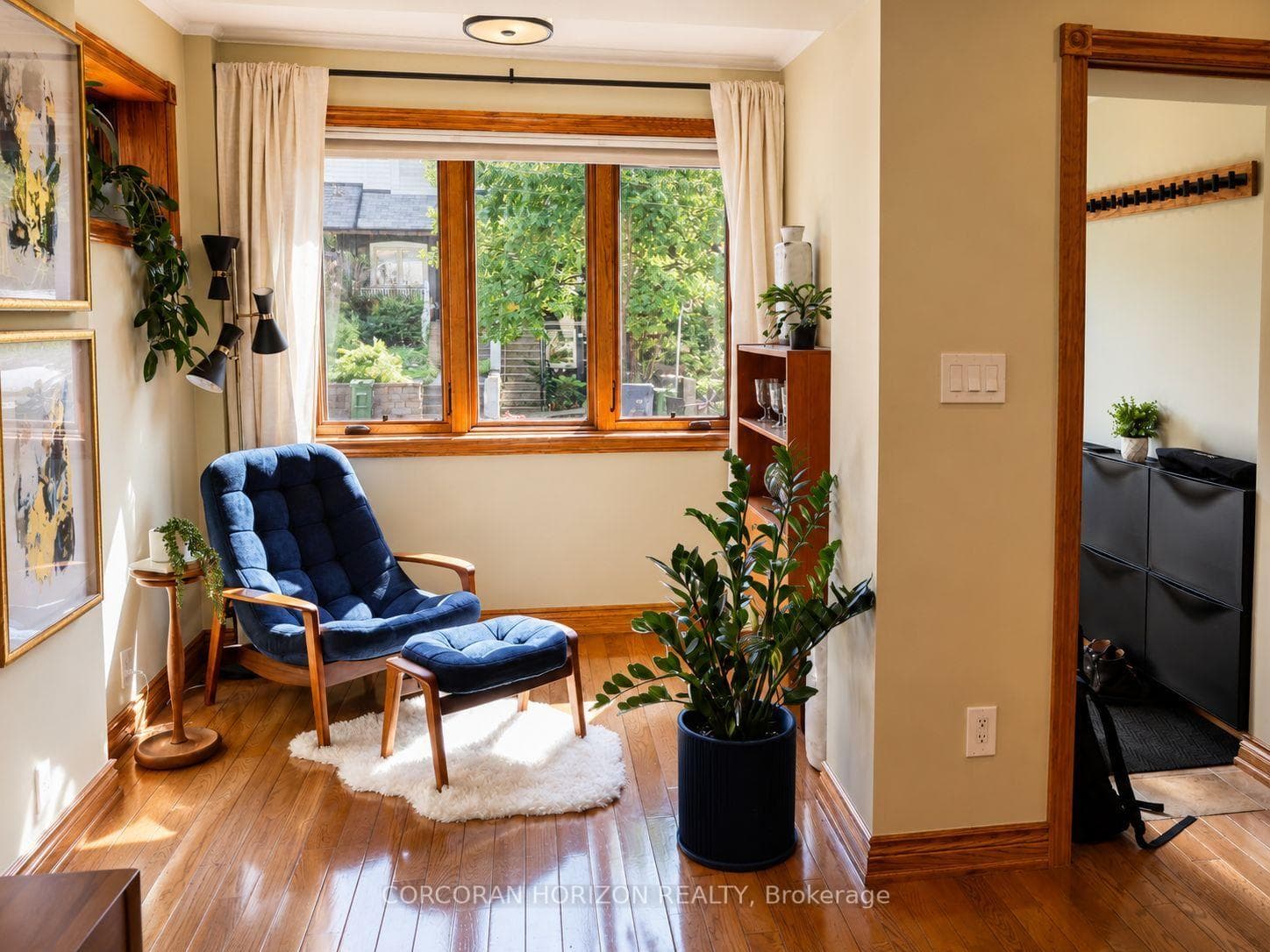 402 Rhodes Avenue photo 5