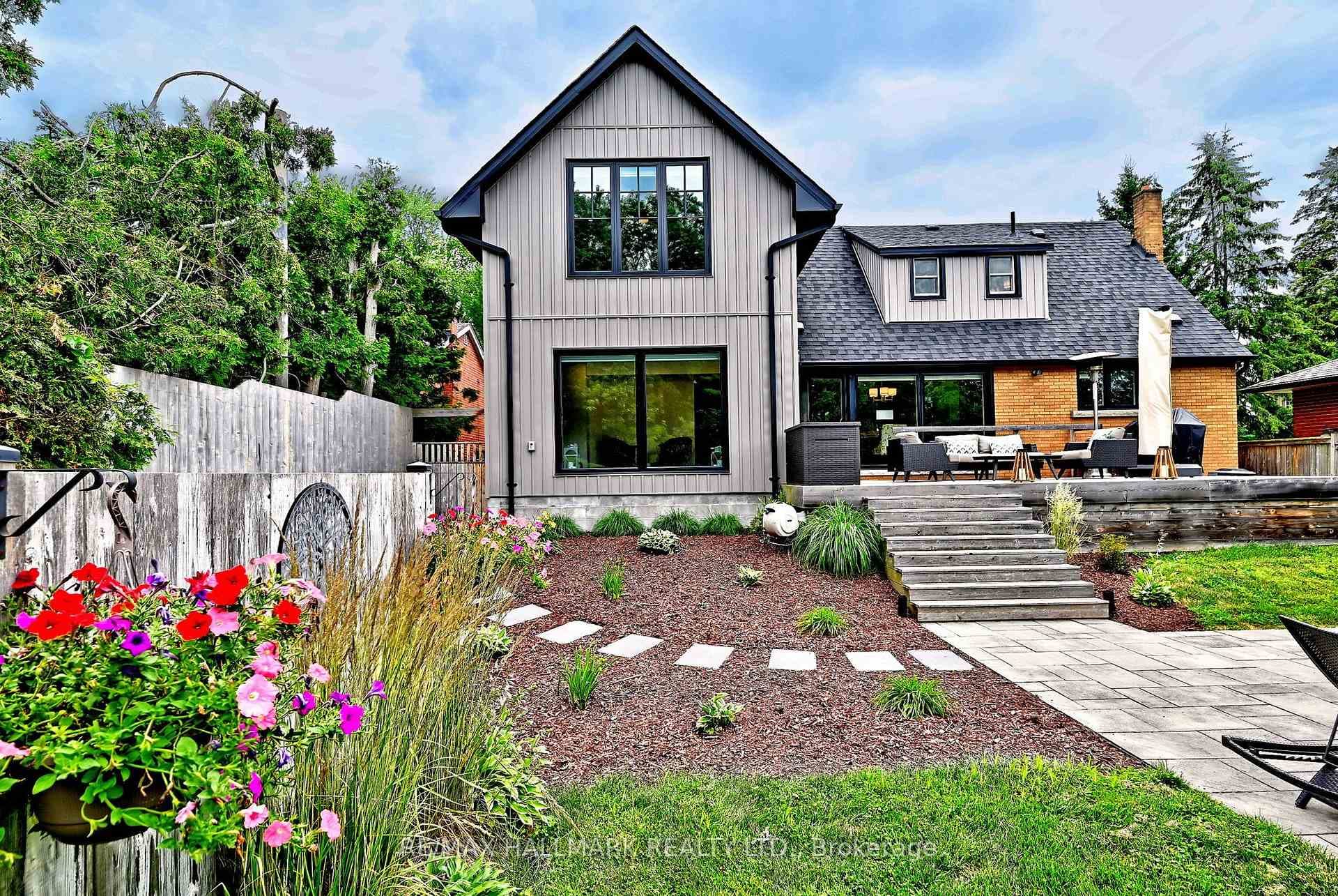 334 Stewart Street photo 45