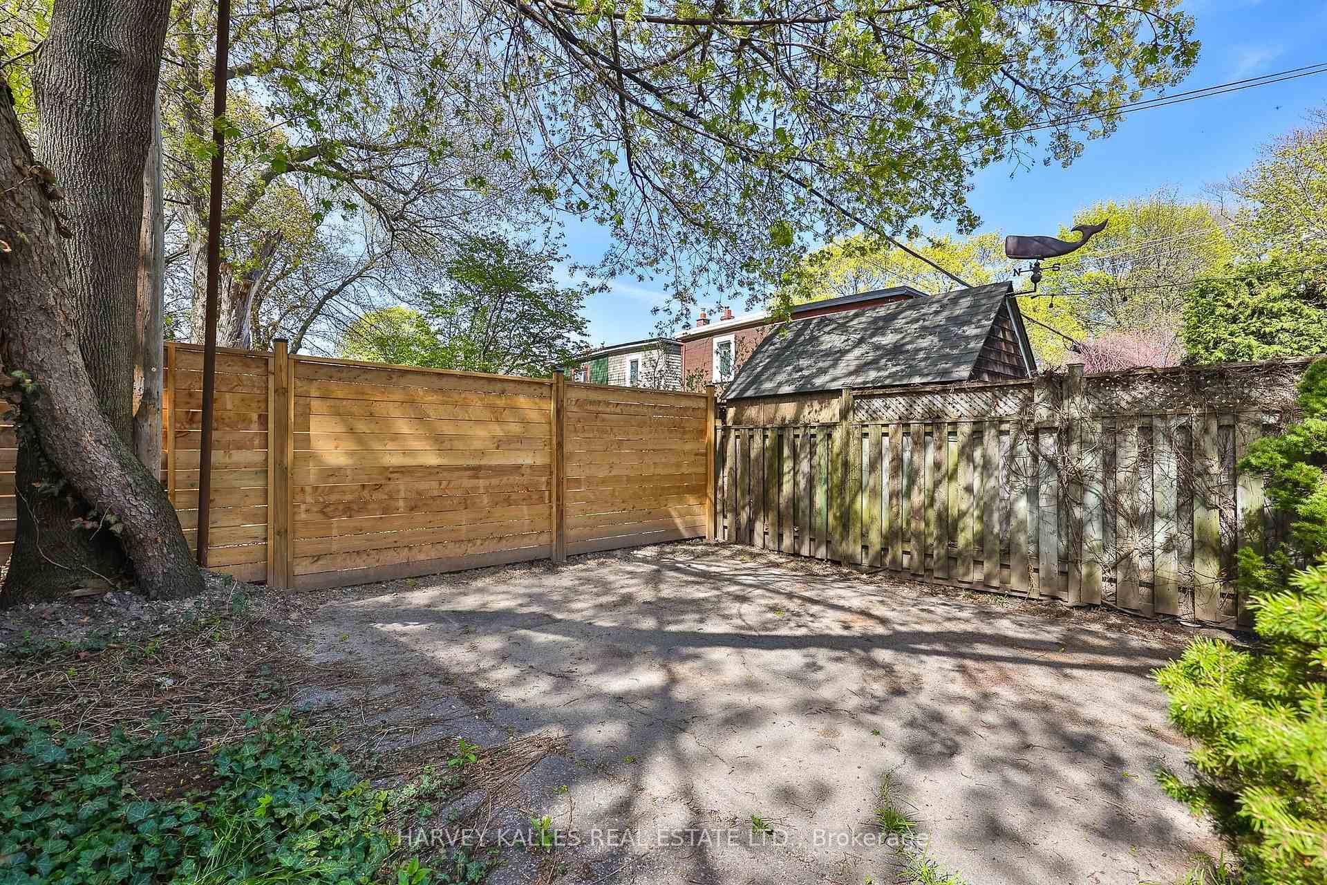 524 BALLIOL Street photo 26
