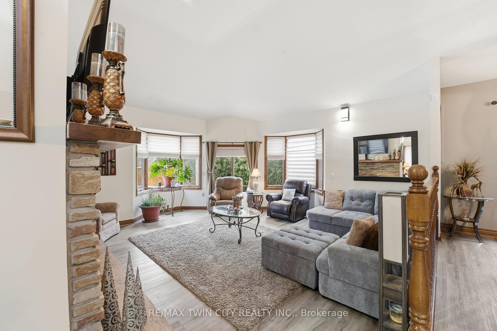 132 Oak Street photo 8