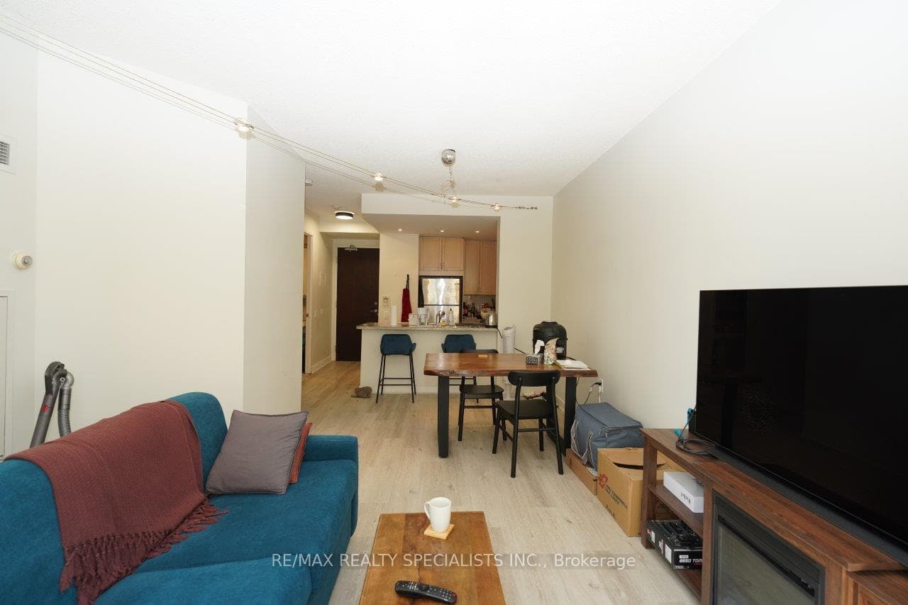 85 Bloor Street Unit 1507 photo 8