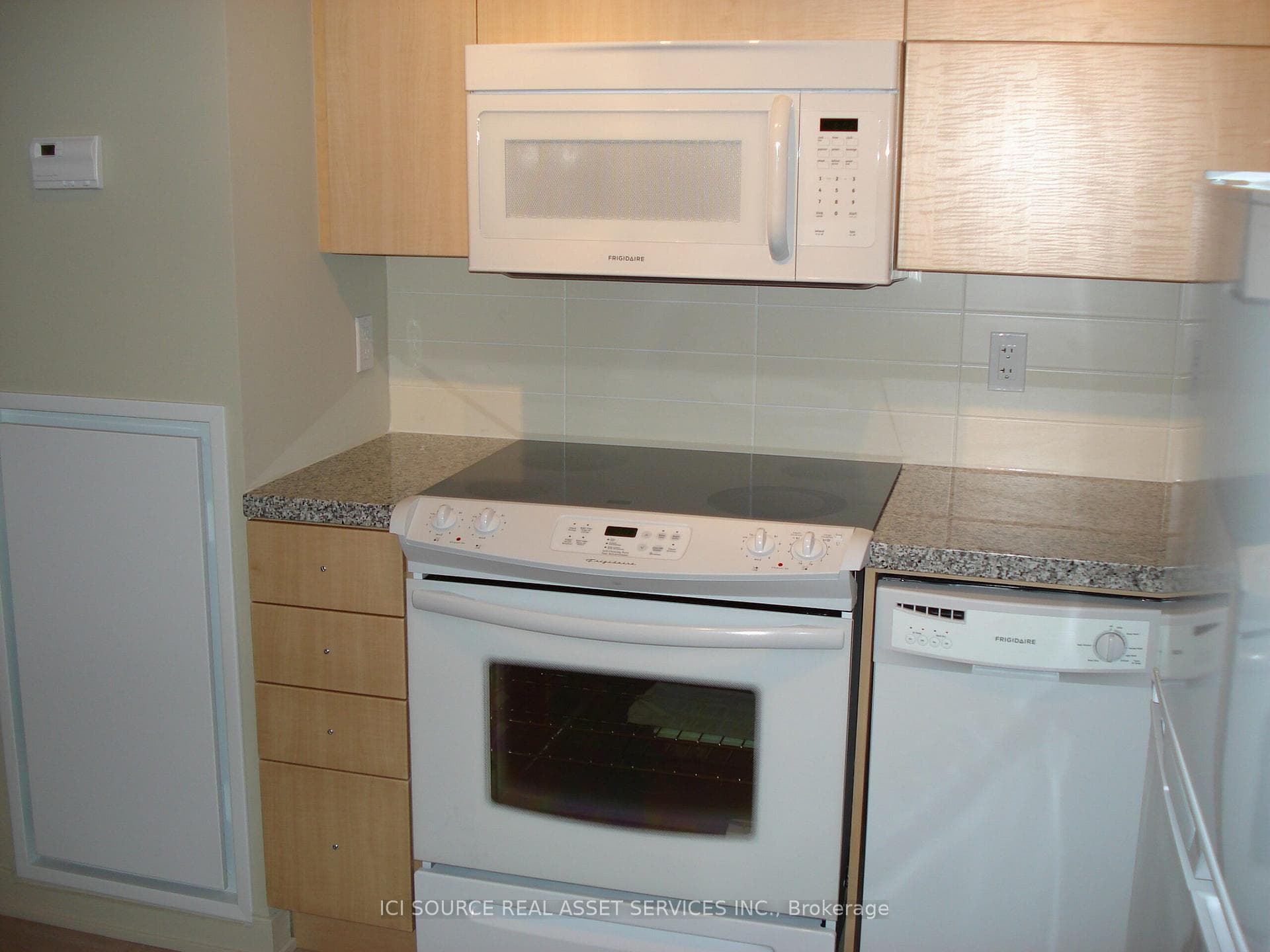 126 Simcoe Street Unit 608 photo 9