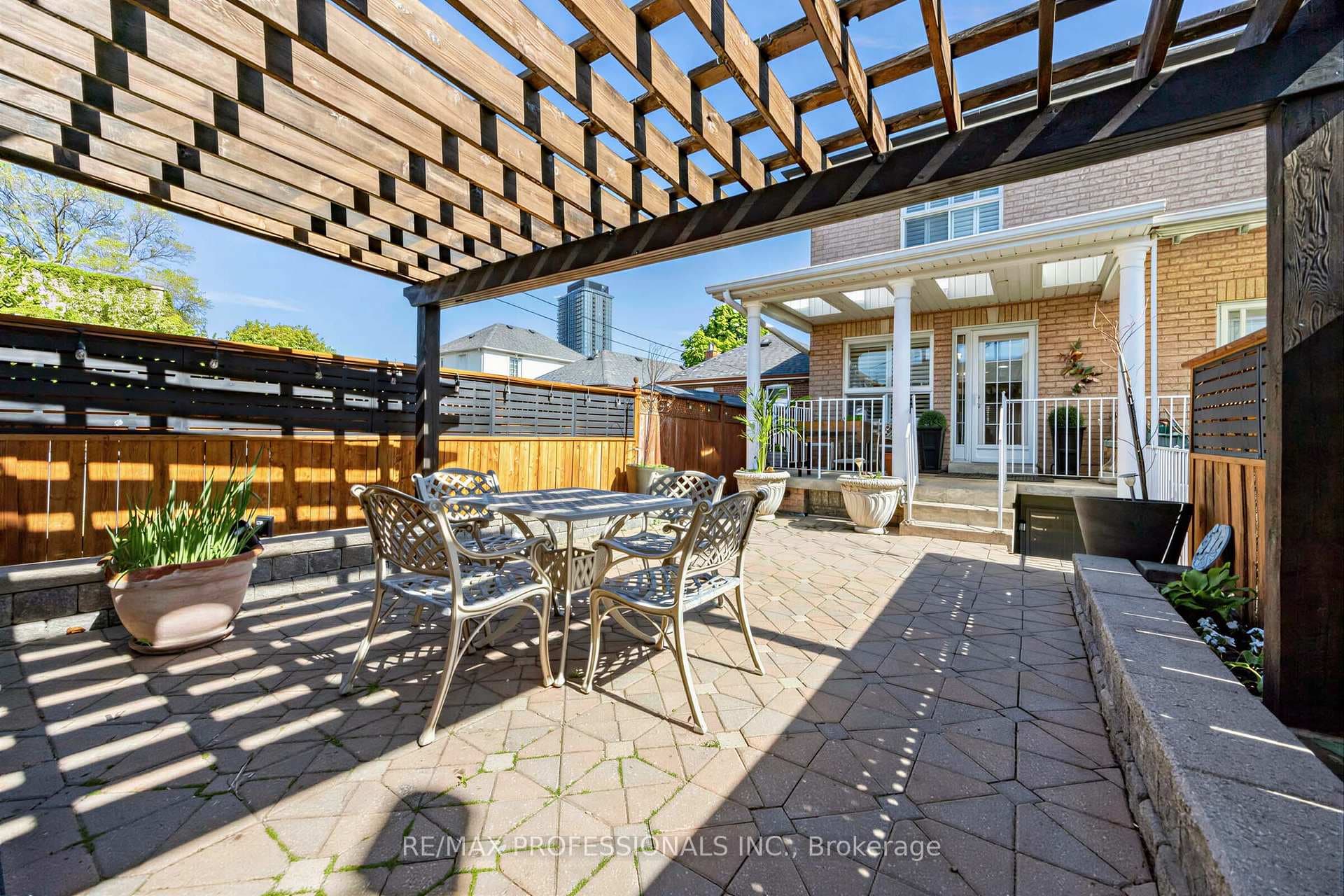 96 Brandon Avenue photo 29
