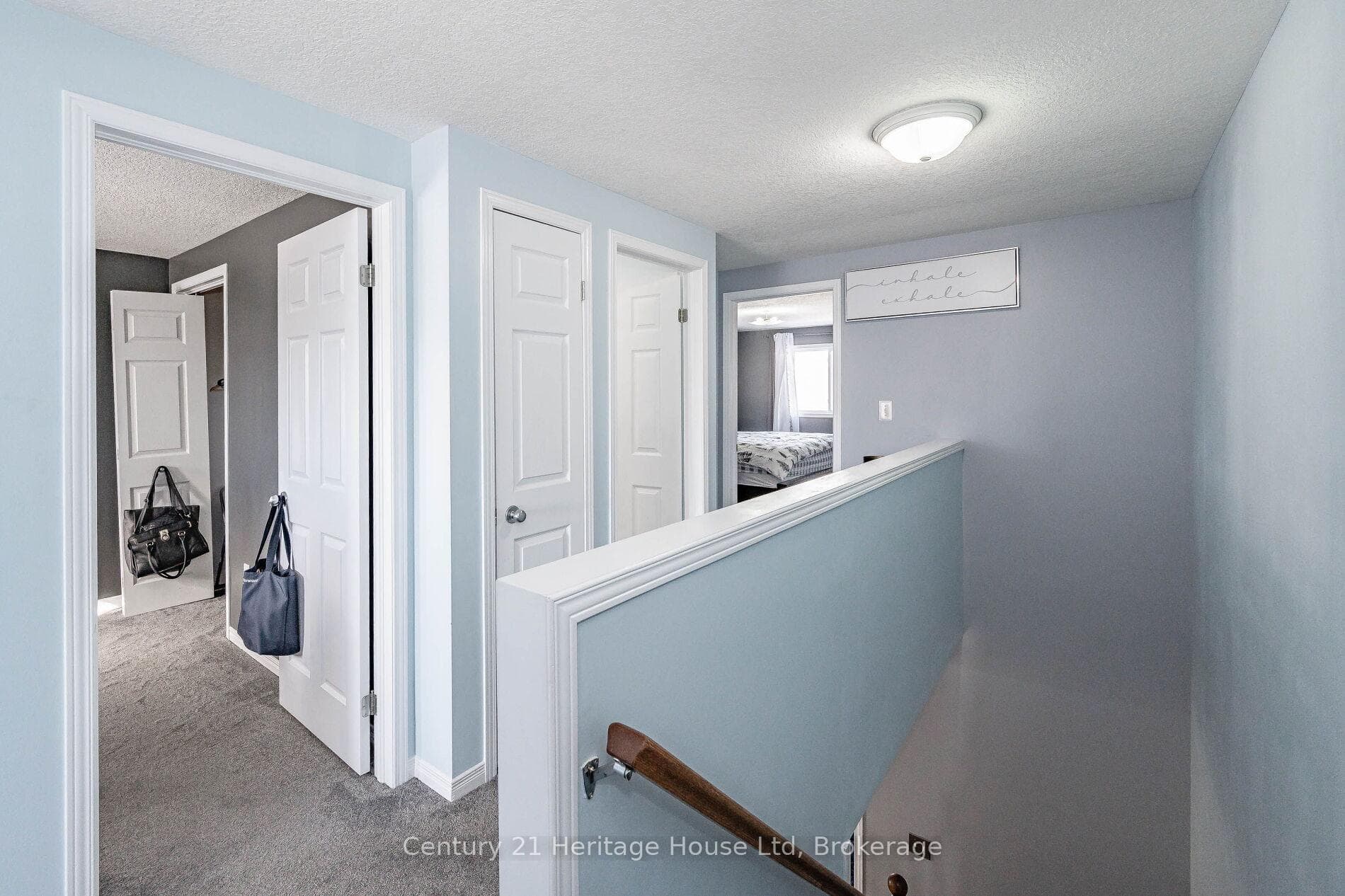 37 Hasler Crescent photo 21