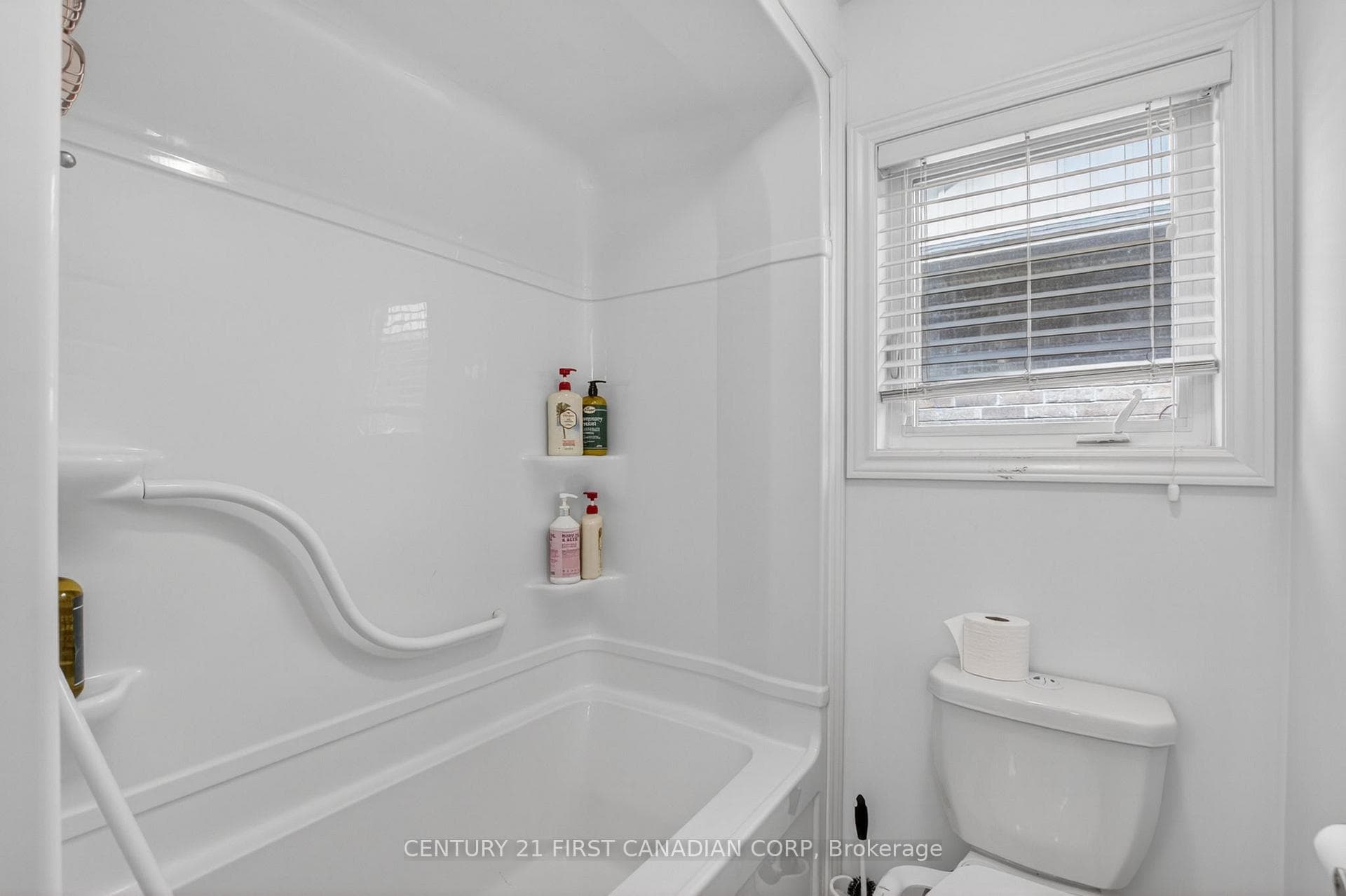 697 Killarney Road photo 22