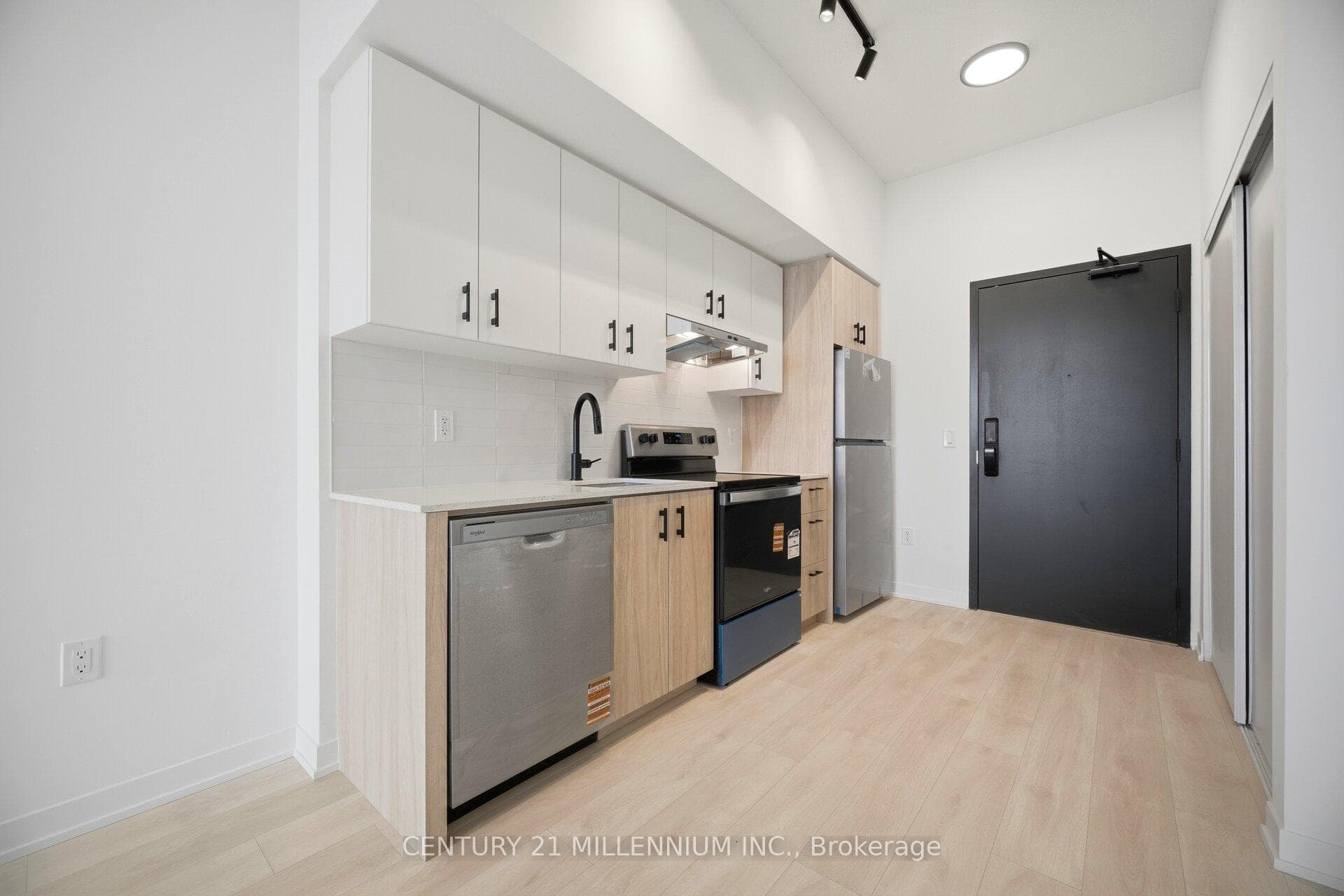 4878 Powers Common Unit 330 photo 7