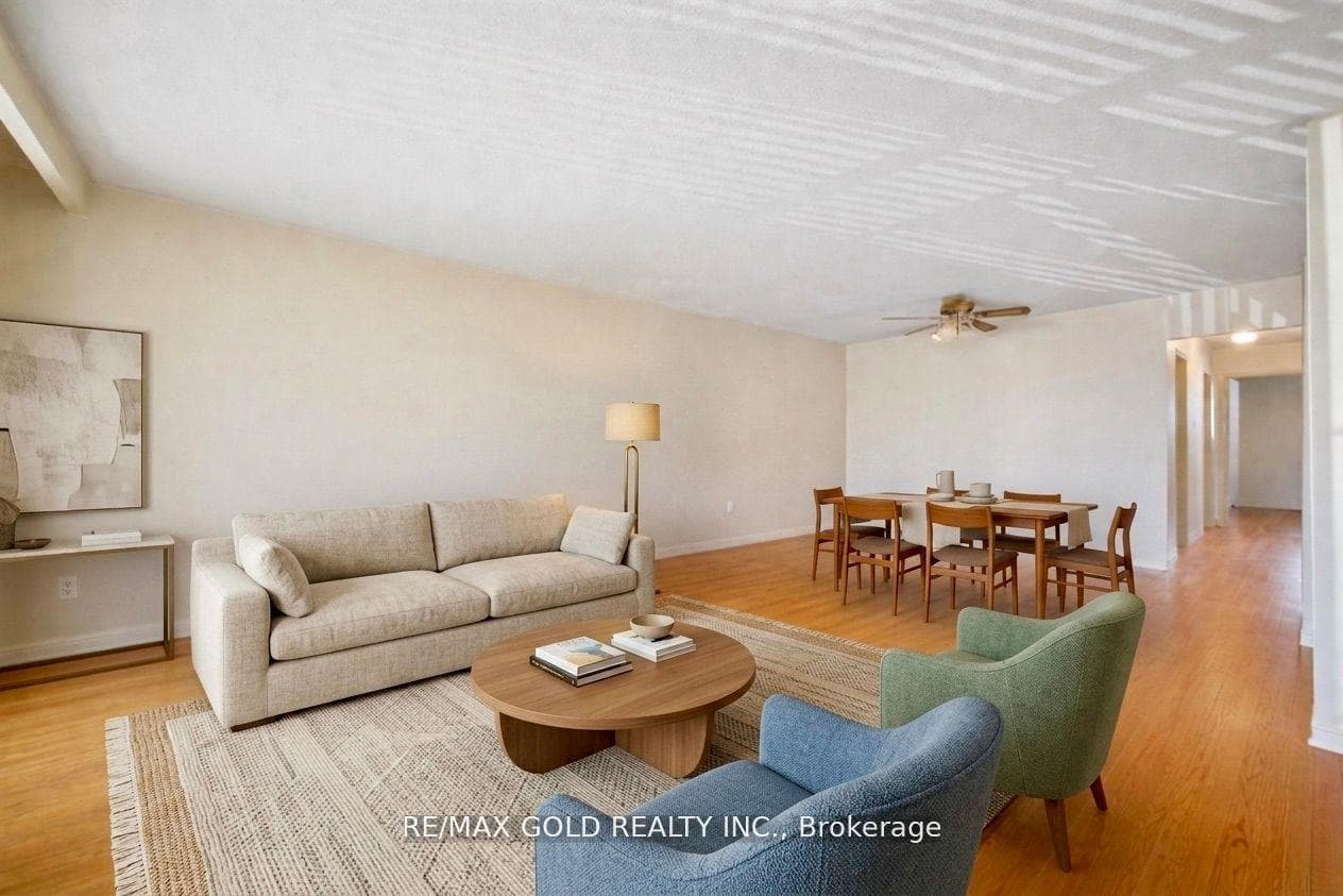 877 Consort Crescent photo 4