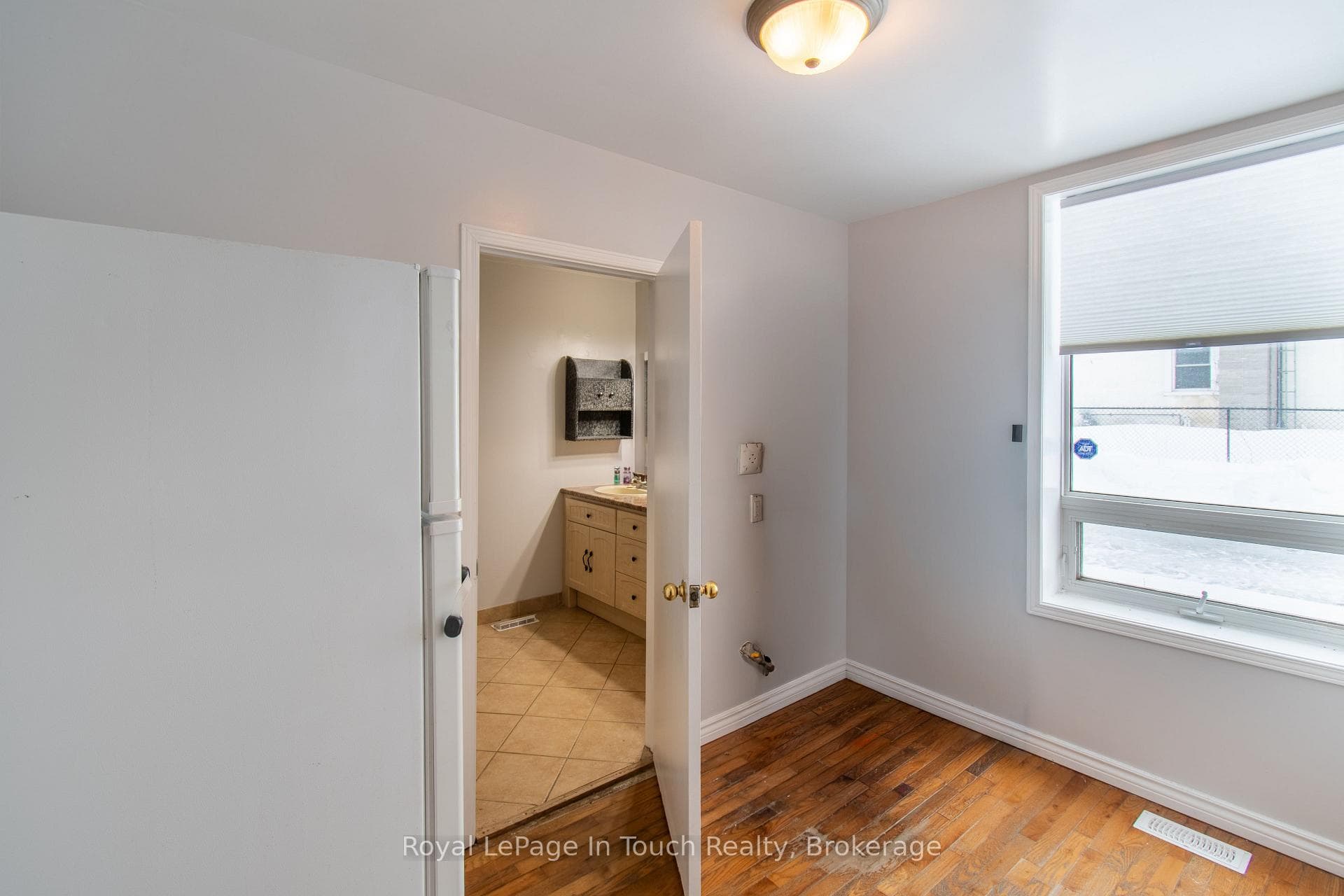 326 Lafontaine Road photo 14