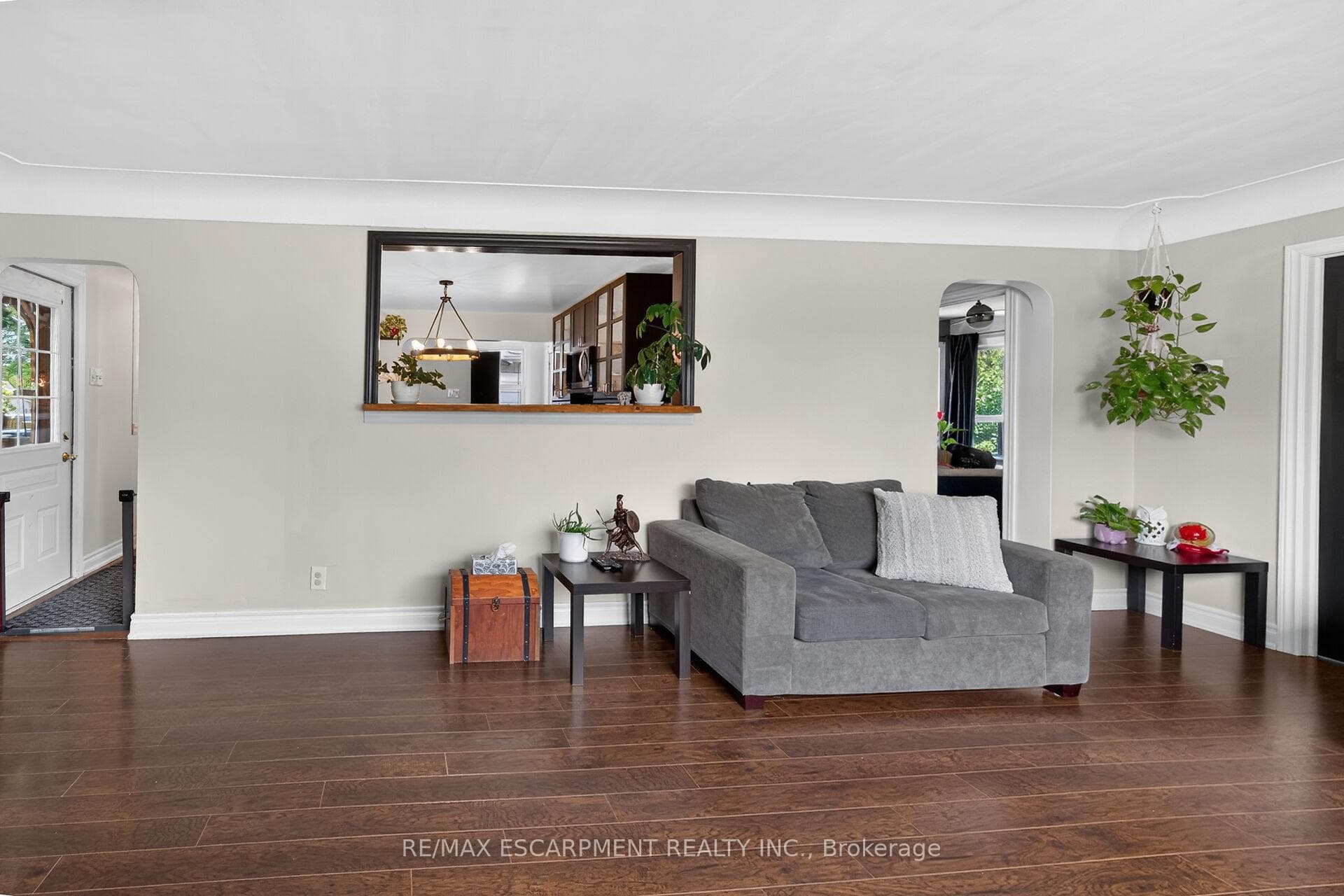 331 Guelph Street photo 8