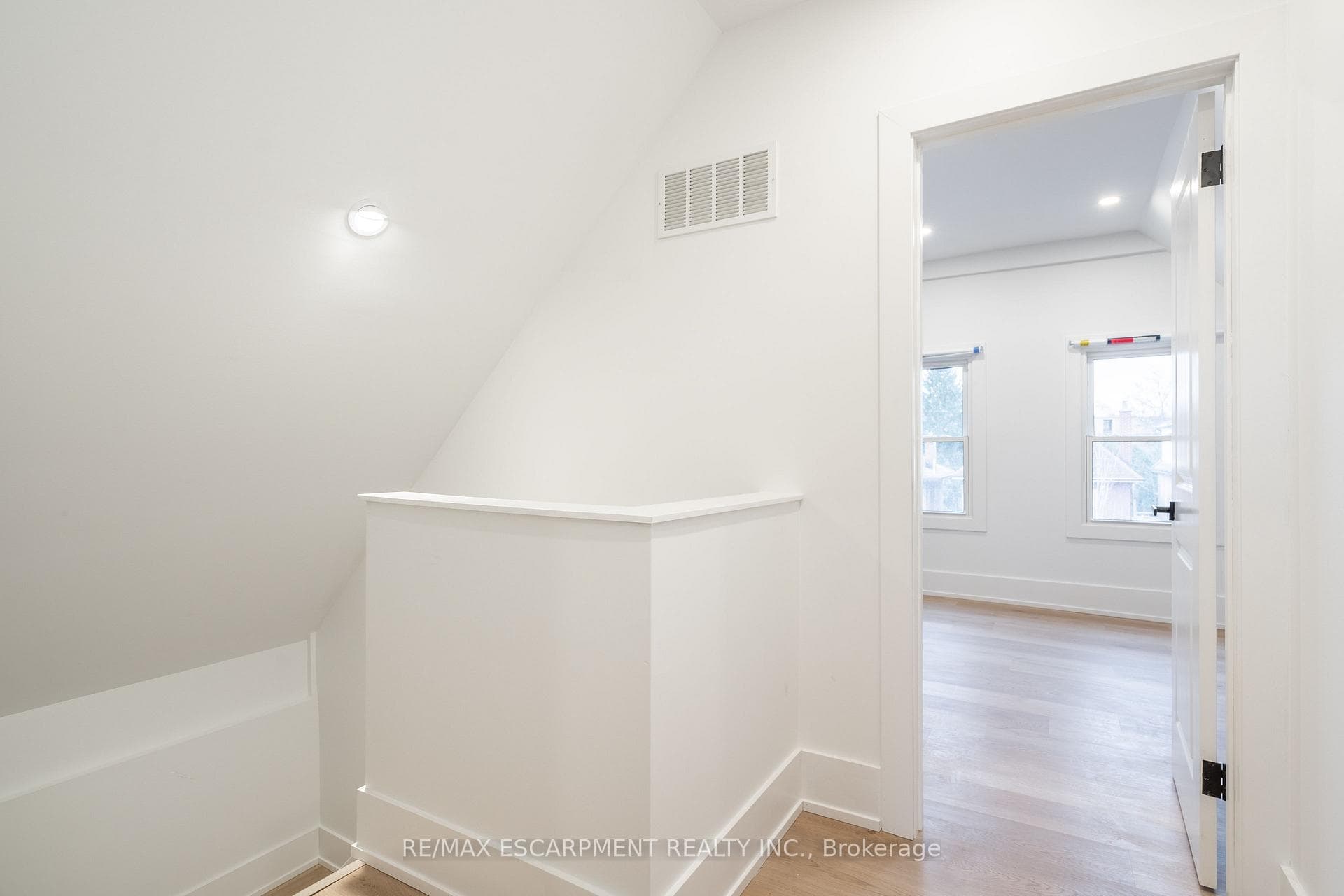 204 Balsam Avenue photo 30