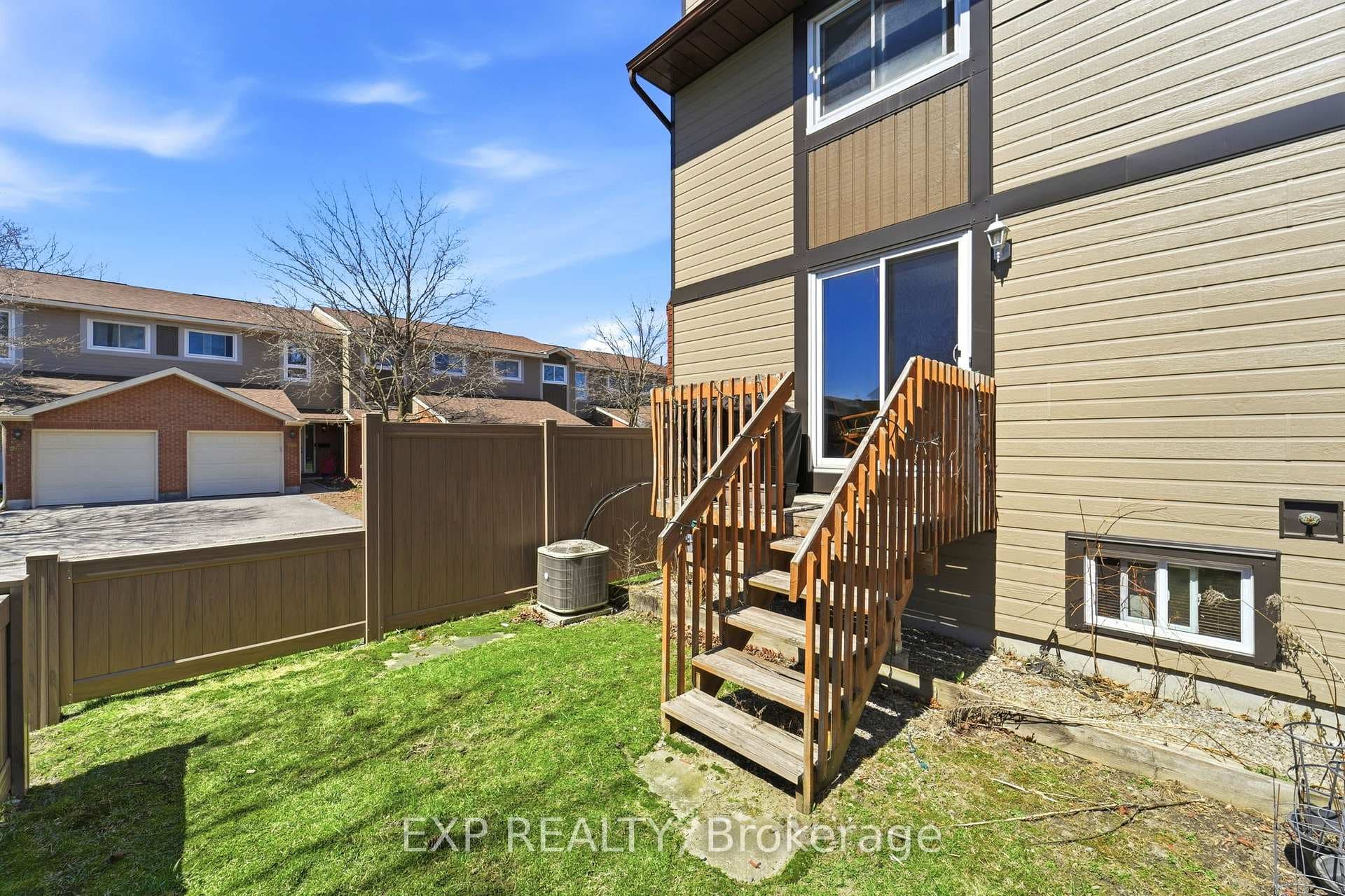 322 Robillard Private Unit 8 photo 37