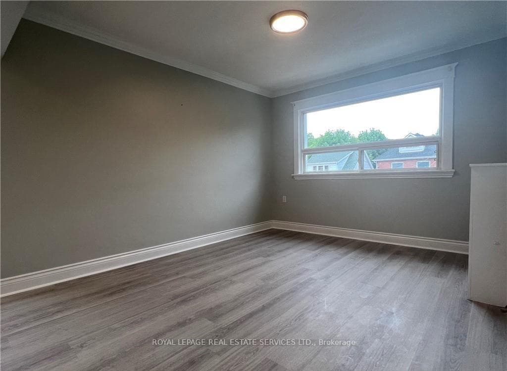 229 Ottawa Street Unit Upper photo 7