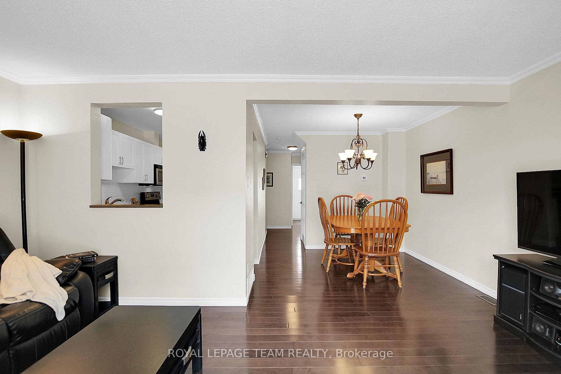 80 Stokes Crescent photo 22