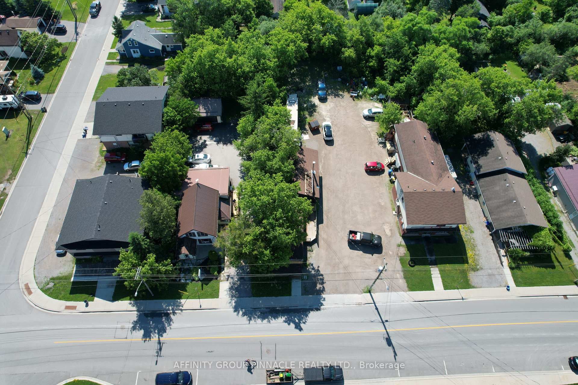 95 Main Street photo 2