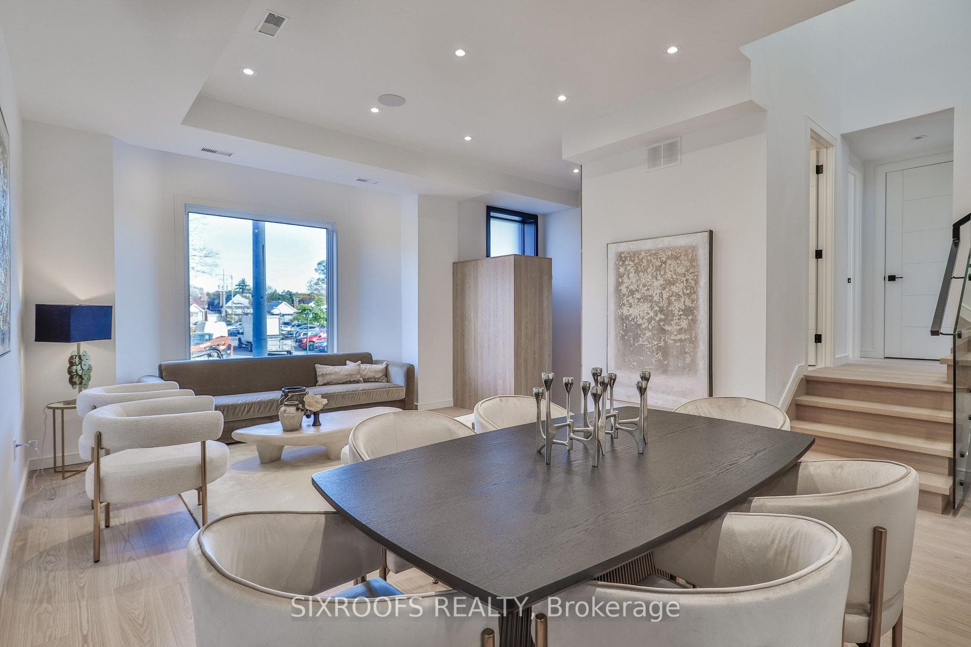104 Roosevelt Road photo 12