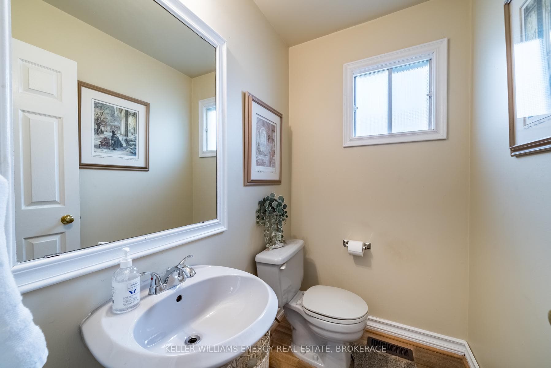 21 Stanford Crescent photo 12