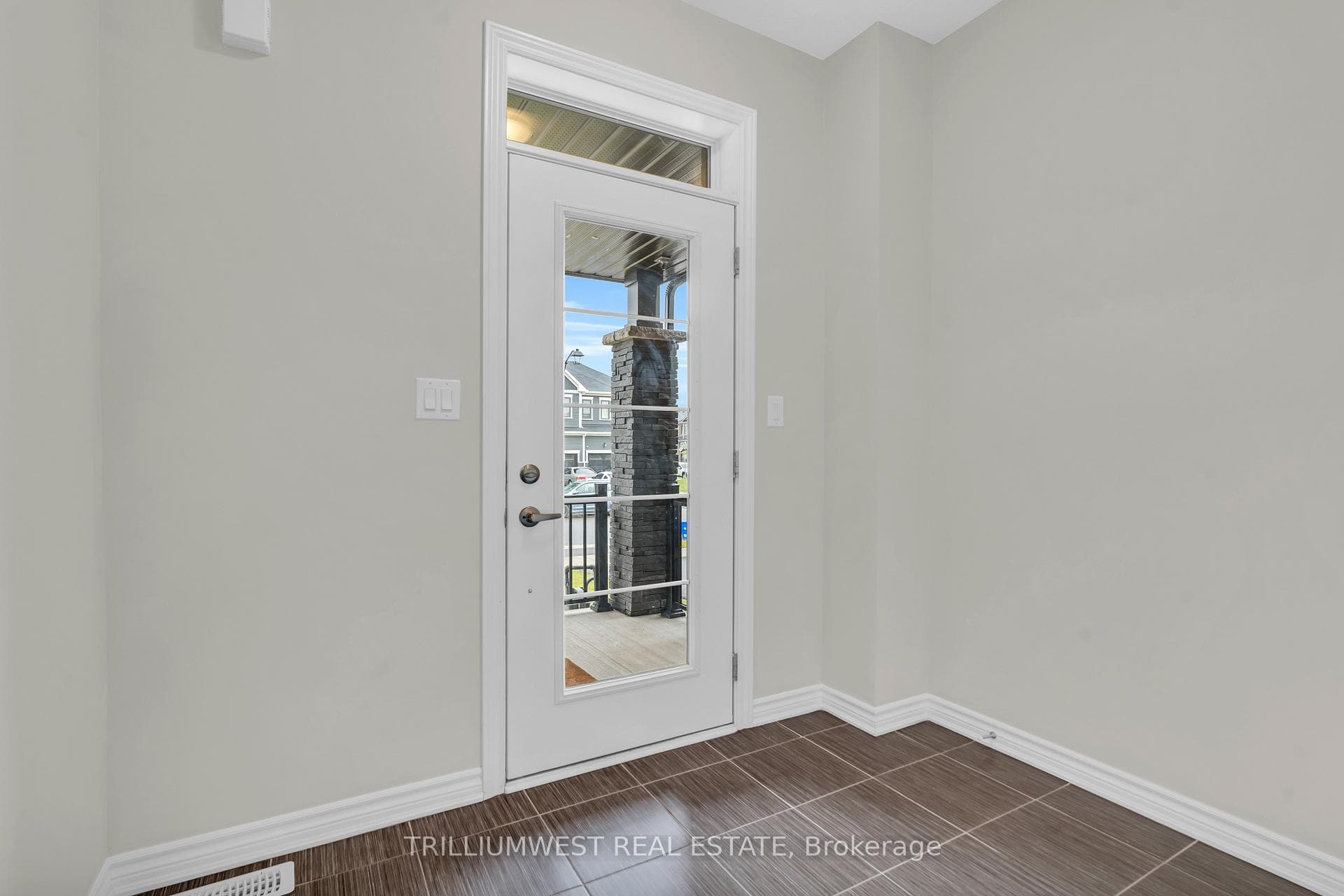 377 Dolman Street photo 5