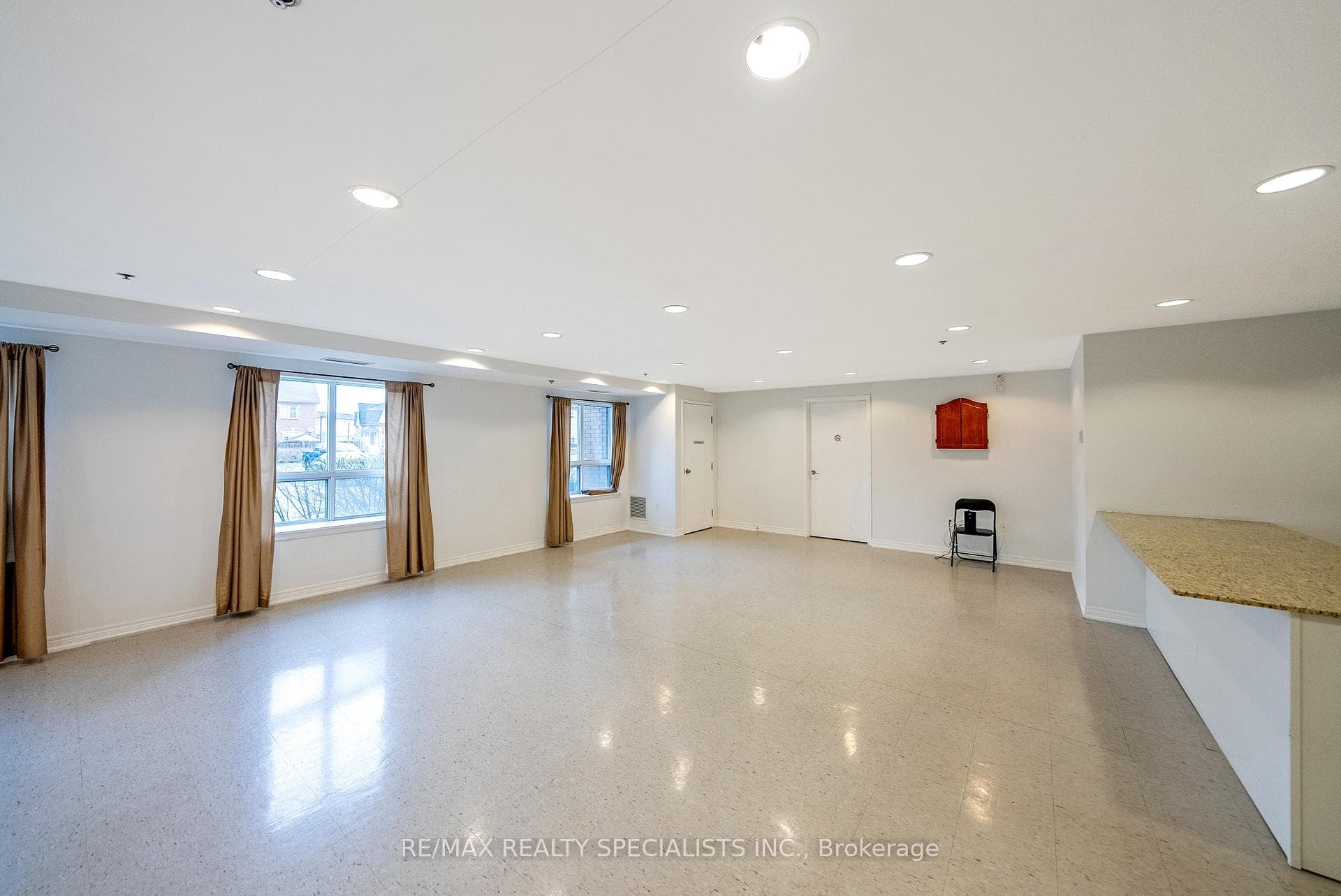 1419 Costigan Road Unit 406 photo 25